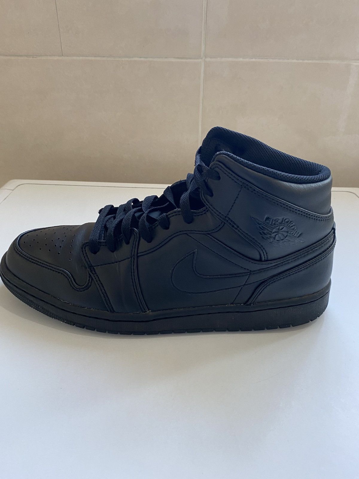 Nike Jordan 1 Mid Triple Black Size US 10 / EU 43 - 3 Thumbnail