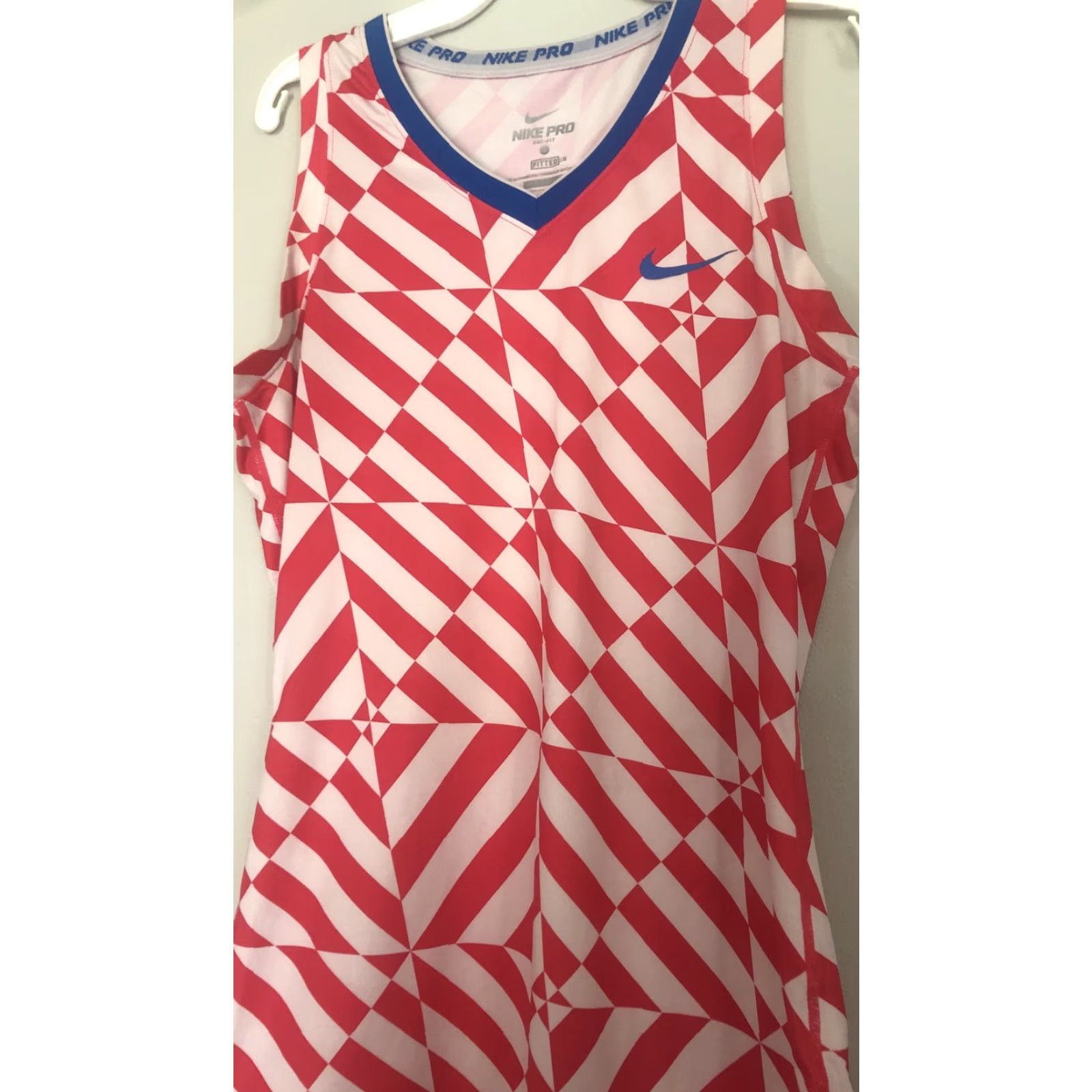 Nike Nike Pro Tank Top Women M Sleeveless Multicolor Logo Dri-Fit Bodybuilding Cross Training Nike Dri-Fit Tank Shirt"} Size M / US 6-8 / IT 42-44 - 2 Thumbnail