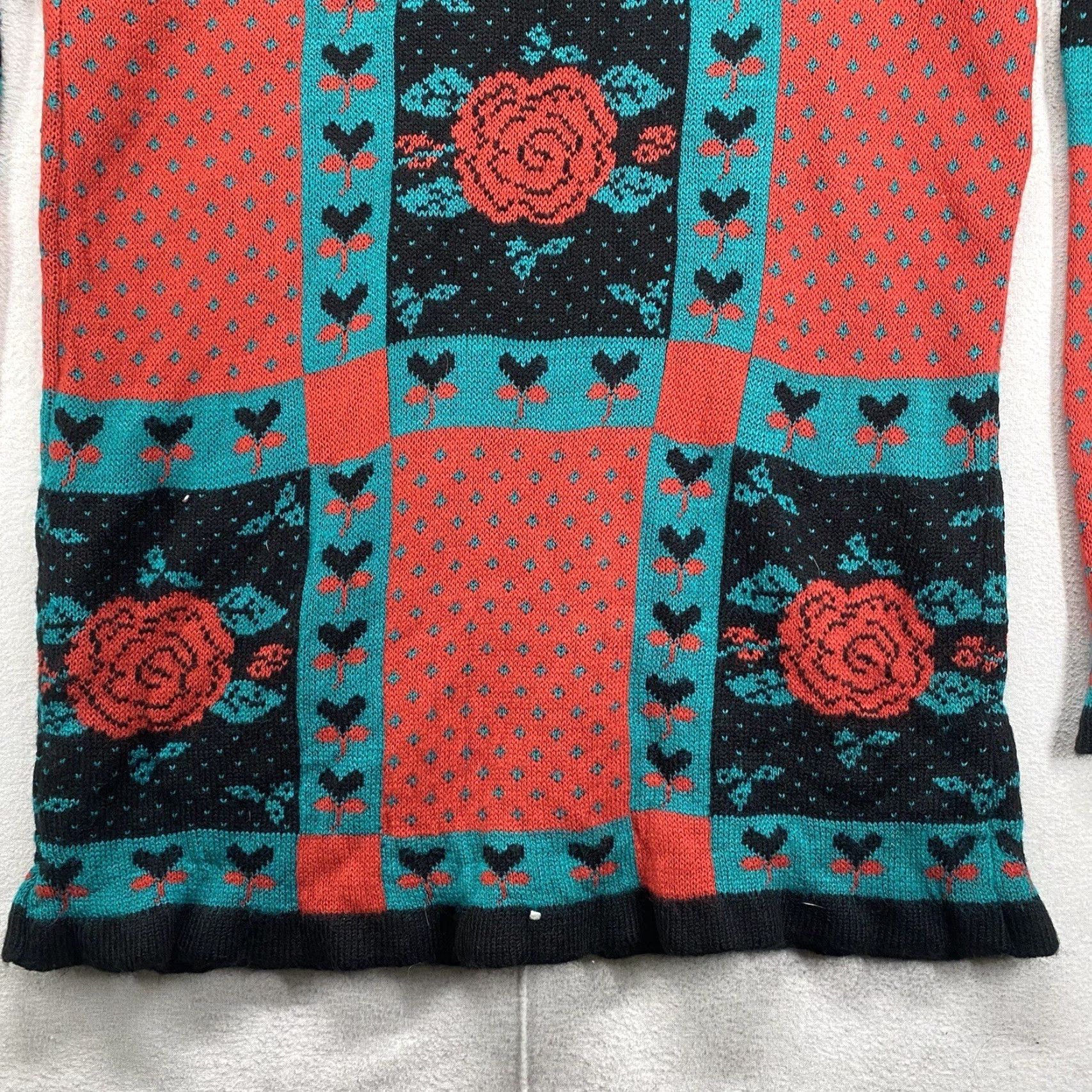 Vintage VINTAGE Rob Rich Women's Sweater Floral Roses 1980s Oversized Acrylic Casual Medium EUC Size M / US 6-8 / IT 42-44 - 4 Thumbnail