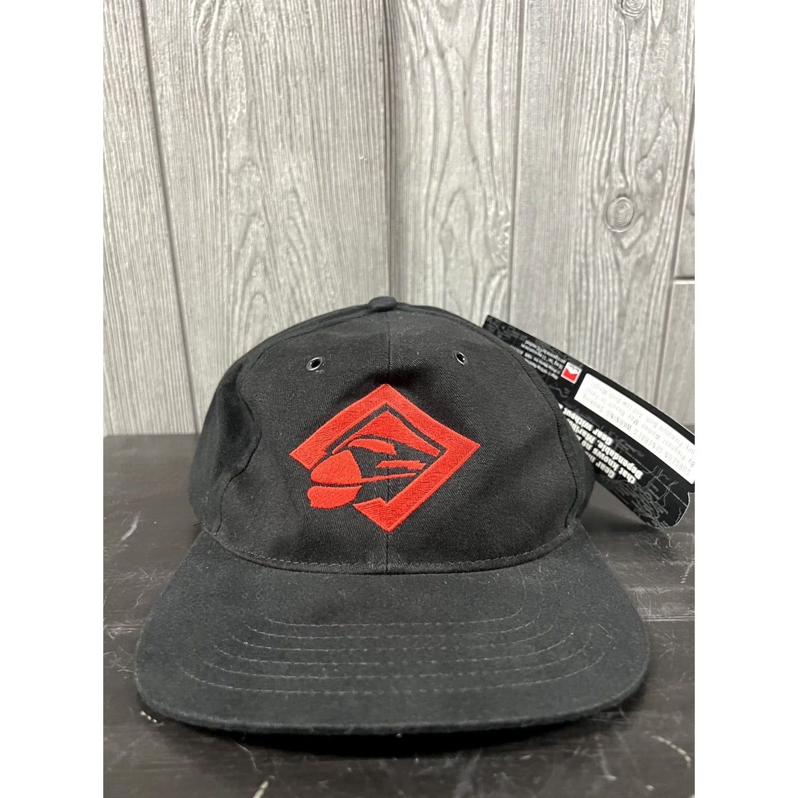 Marlboro VINTAGE Marlboro Unlimited Gear Hat/Cap Black/Red Train Strapback 1995 NWT Mens Baseball Cap Adjustable Lightweight Breathable 90s Classic Cap Size ONE SIZE - 2 Thumbnail
