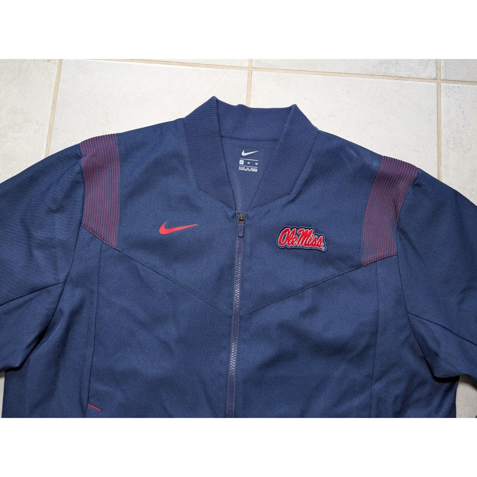 Nike Nike Men's XL Ole Miss Rebels On-Field Full-Zip Jacket Heavy Size US XL / EU 56 / 4 - 3 Thumbnail