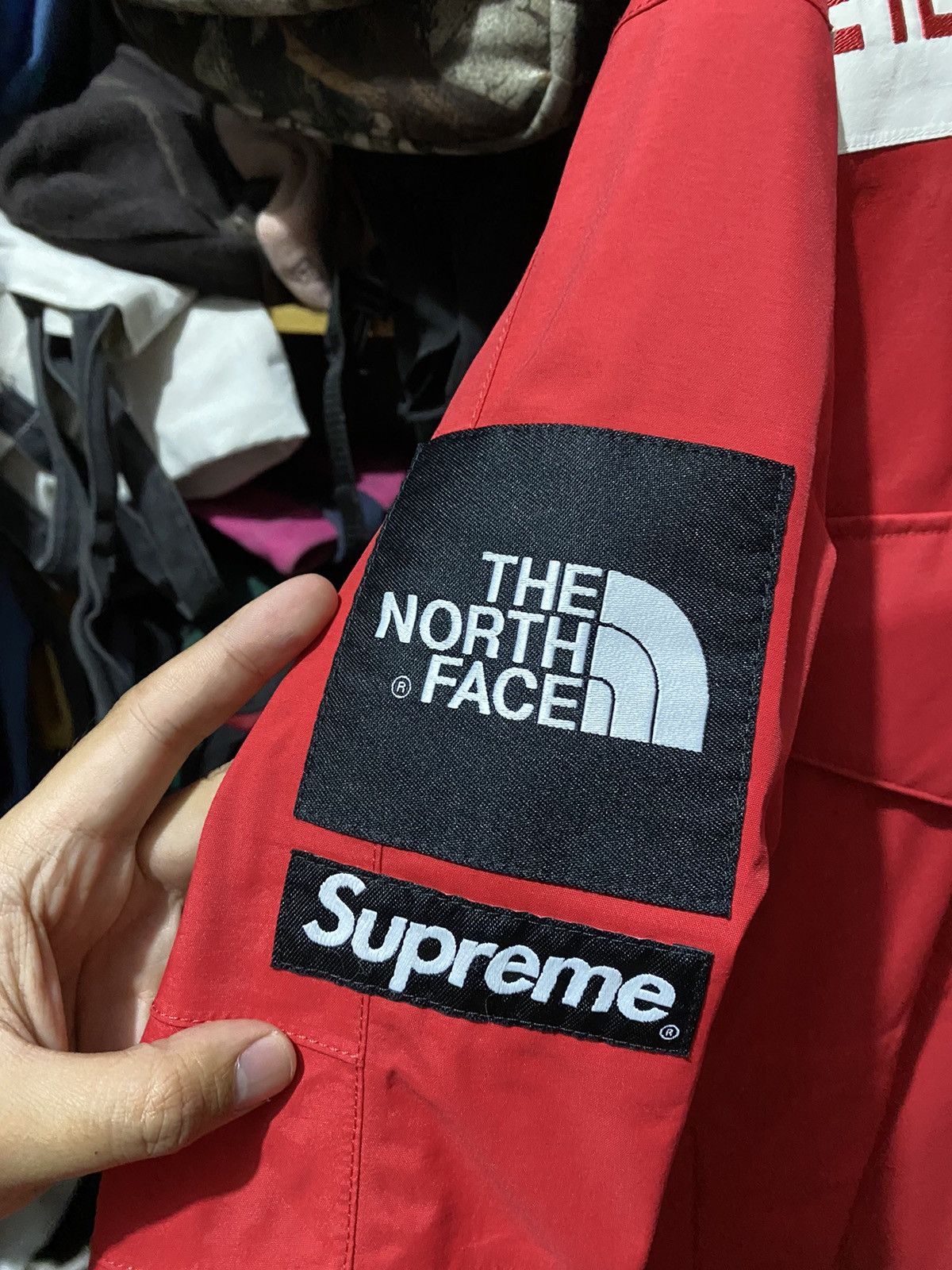 Supreme × The North Face Supreme x The North Face x Gore-Tex TransAntarctica Size US S / EU 44-46 / 1 - 4 Thumbnail