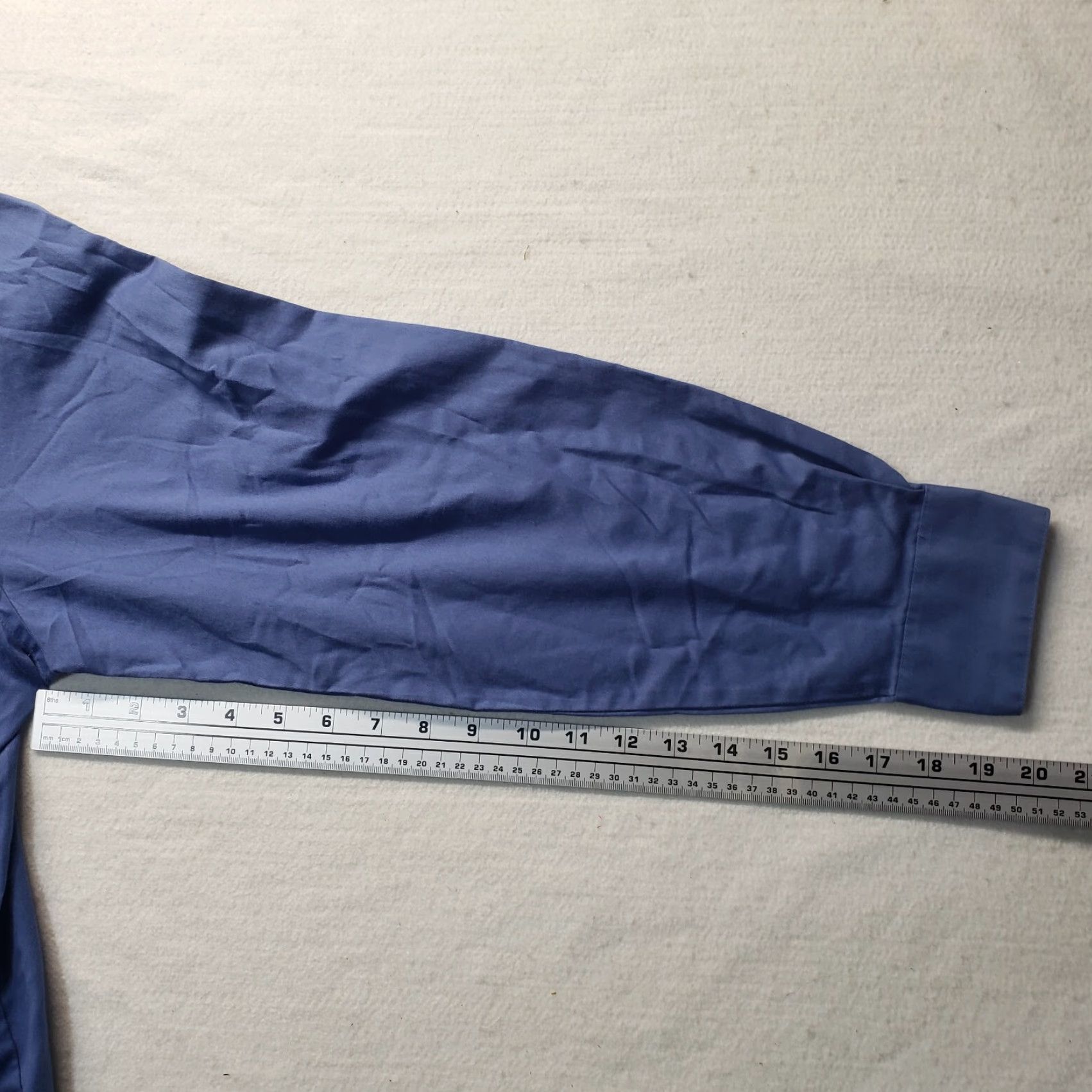 Van Heusen Van Heusen Dress Shirt Solid Blue Collar Spread Adult Men 16.5 32/33 L Large Shirt Mens Blue Blue Dress Shirt Size 42R - 4 Thumbnail