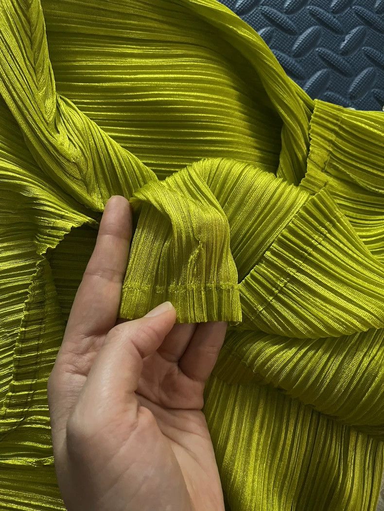Other Issey Miyake Golden-green pleated top Size XS / US 0-2 / IT 36-38 - 6 Thumbnail