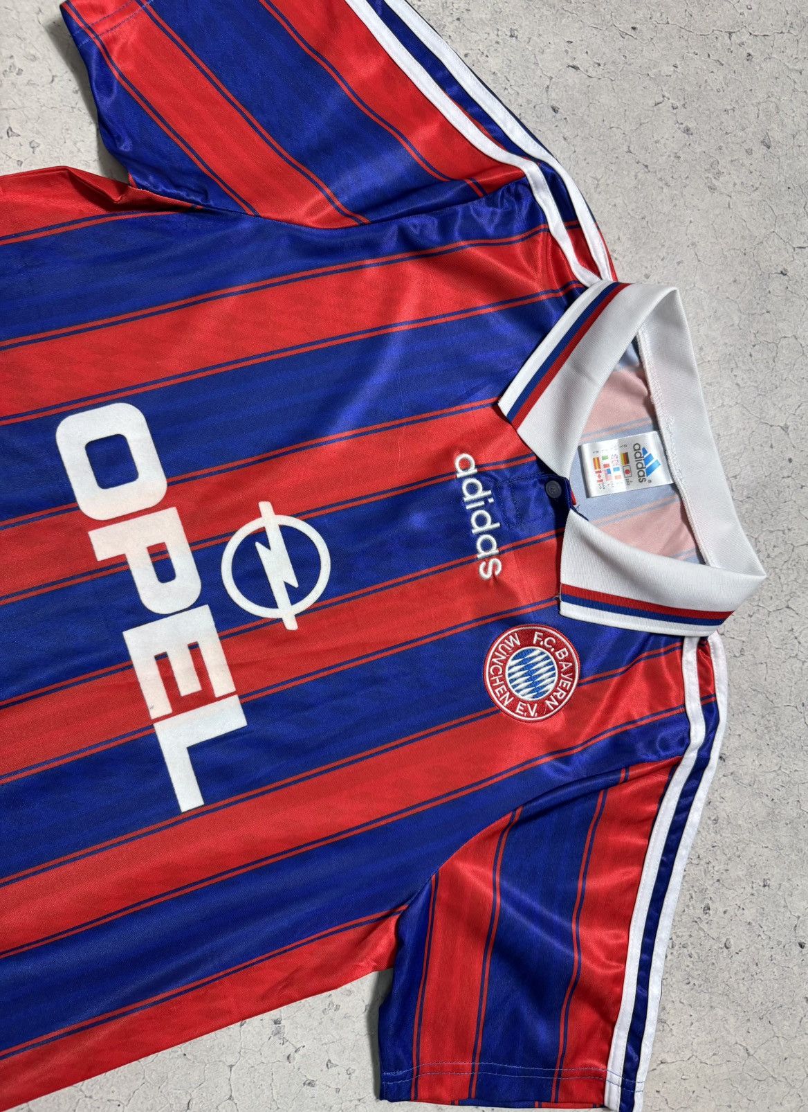 Adidas Adidas FC Bayern Munich 1995/1997 Vintage Soccer Jersey Size US L / EU 52-54 / 3 - 4 Thumbnail