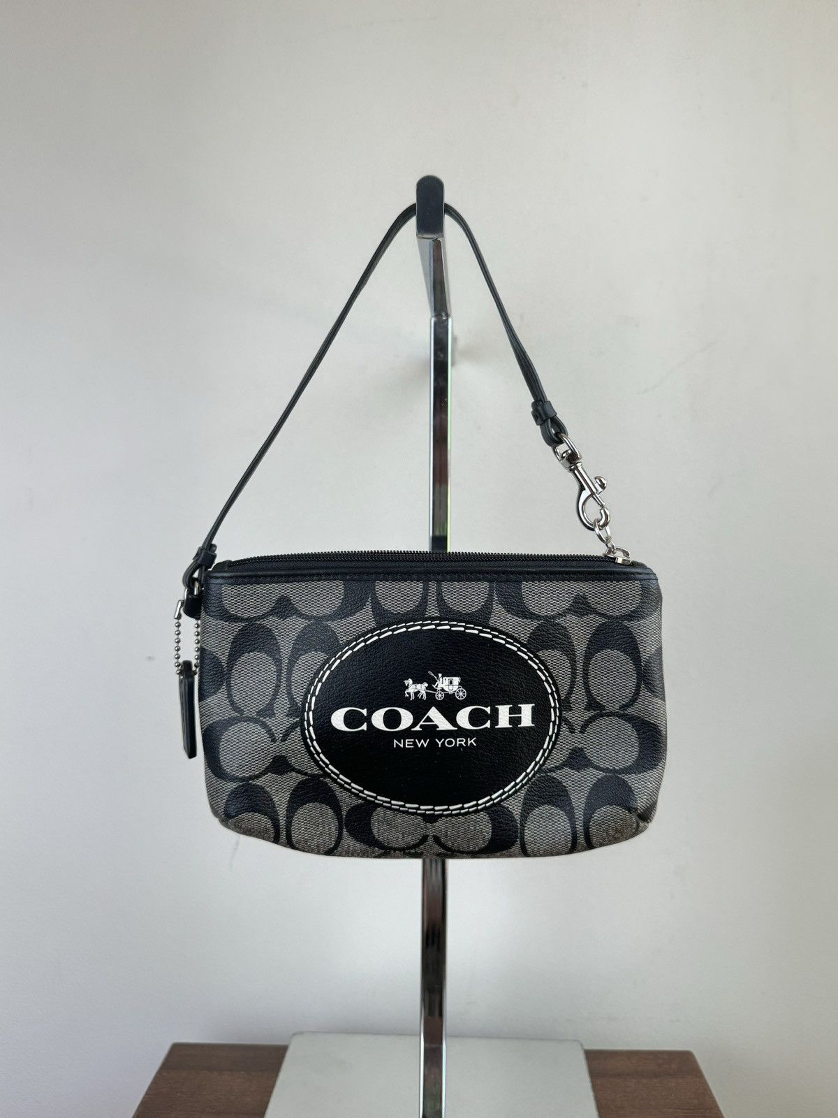 Coach Mini hand bag Coach y2k original casual streetwear item Size ONE SIZE - 1 Thumbnail
