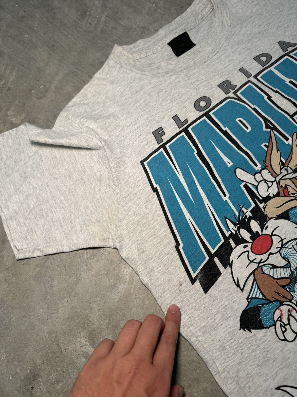 Changes 1995 Florida Marlins x Looney Tunes Changes grail Taz Bugs Size US L / EU 52-54 / 3 - 5 Thumbnail