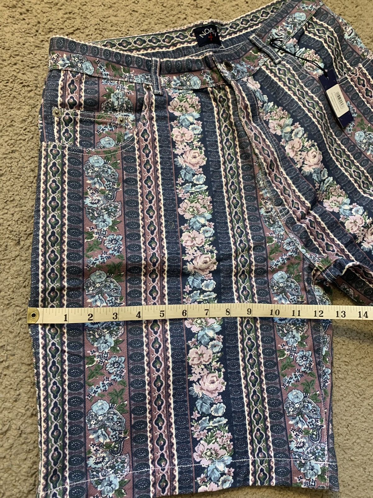 Noah NOAH 90’s STYLE DENIM STRIPED FLORAL SHORTS Size US 34 / EU 50 - 9 Thumbnail