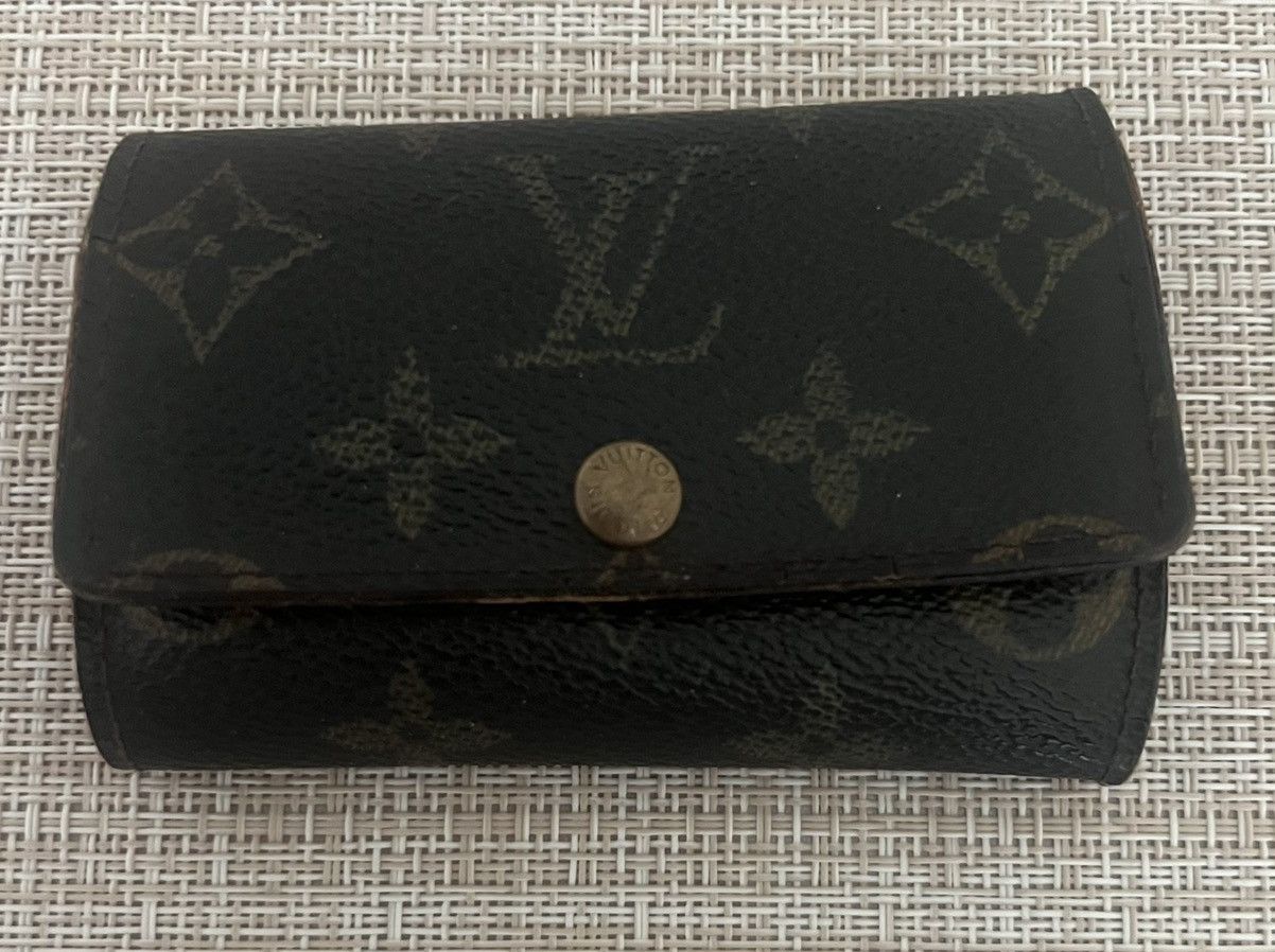 Louis Vuitton Pre Loved Authentic Louis Vuitton Monogram Key Holder Size ONE SIZE - 1 Thumbnail