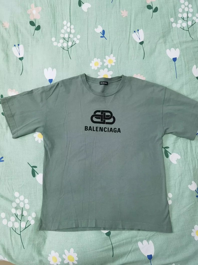 Balenciaga Balenciaga Green Lock Logo Short Sleeve T-Shirt, M Size Size US M / EU 48-50 / 2 - 1 Thumbnail