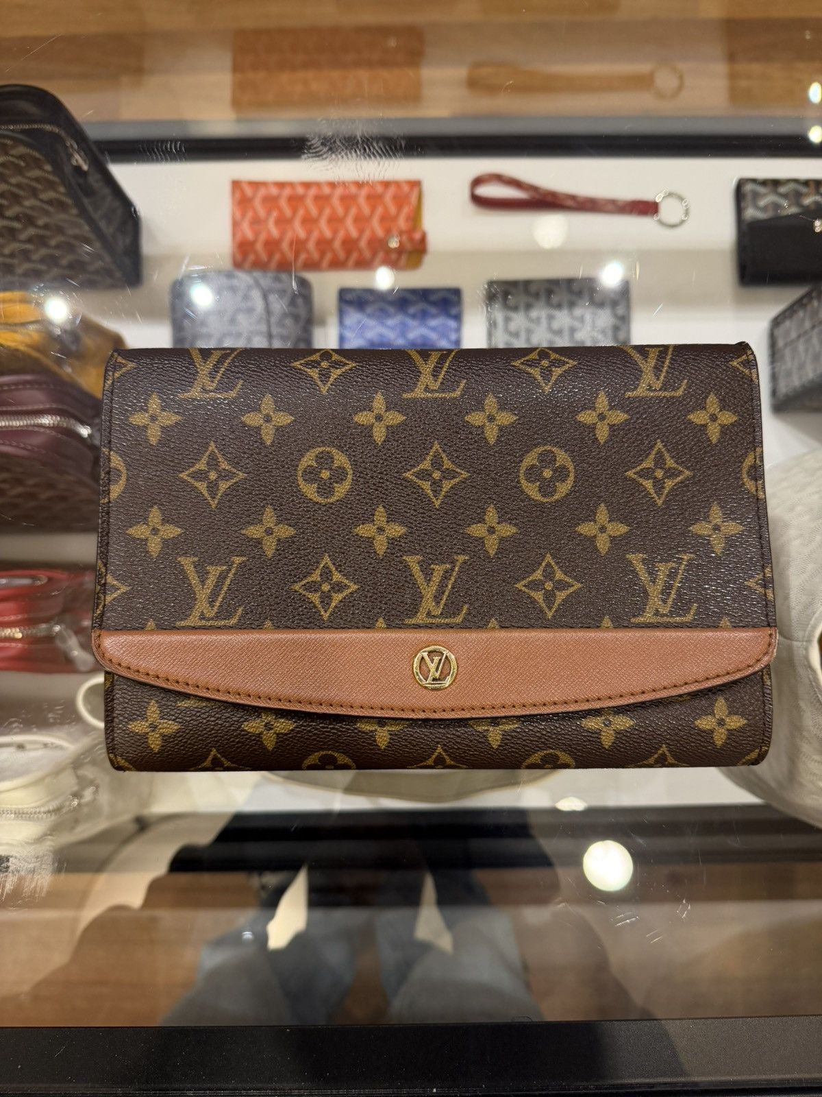 Louis Vuitton Louis Vuitton Monogram Bordeaux Shoulder Bag Size ONE SIZE - 5 Thumbnail