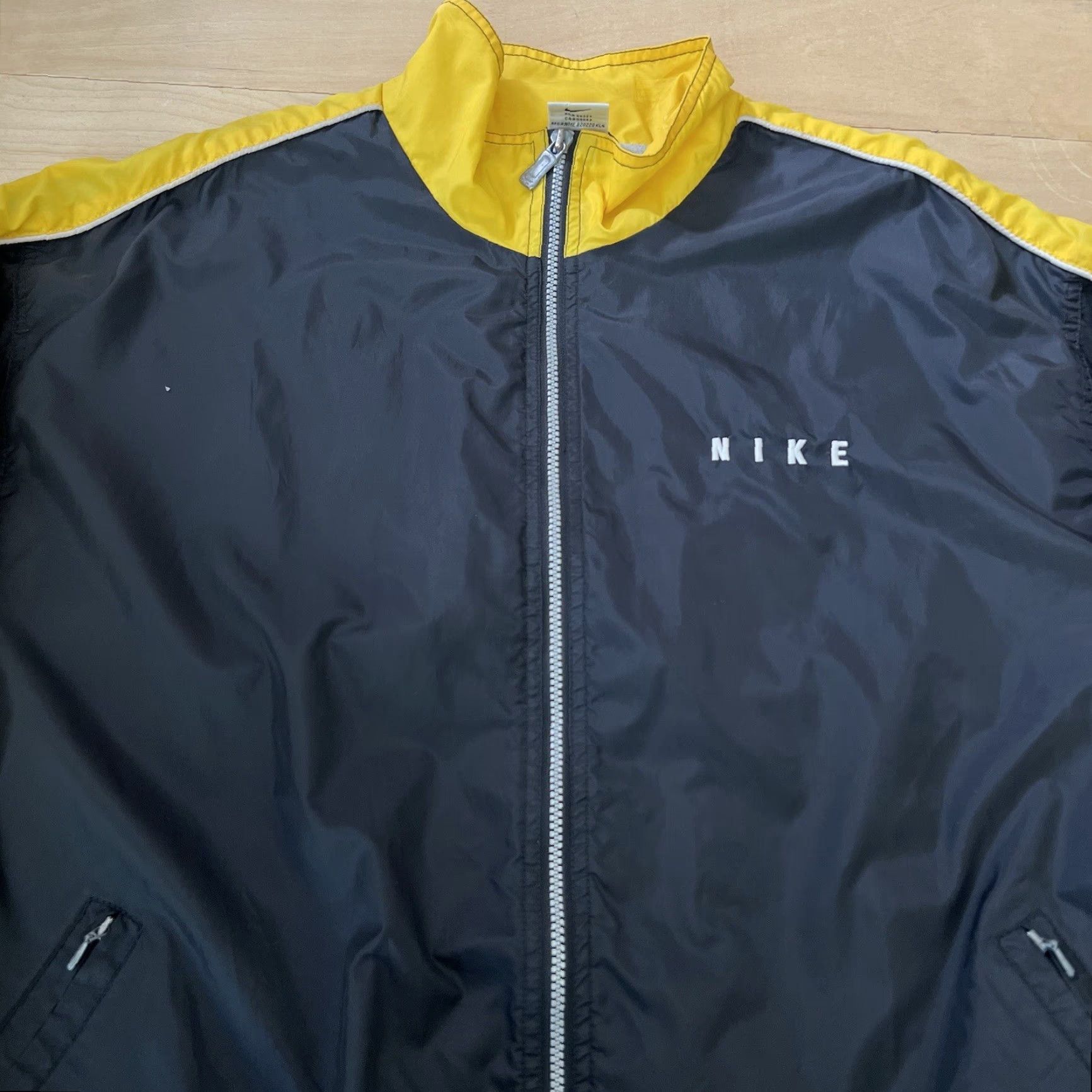 Nike Vintage Nike Jacket 2XL Black Windbreaker Sportswear 90s Logo Zip Regular Mens Jacket Size US XXL / EU 58 / 5 - 3 Thumbnail