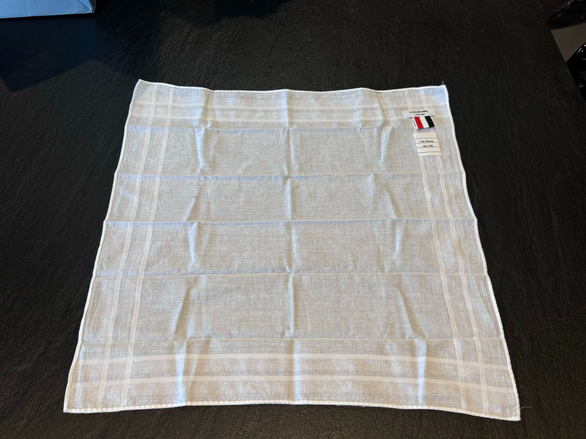 Thom Browne Thom Browne Classic White 3-Color Logo Pocket Square Size ONE SIZE - 1 Thumbnail
