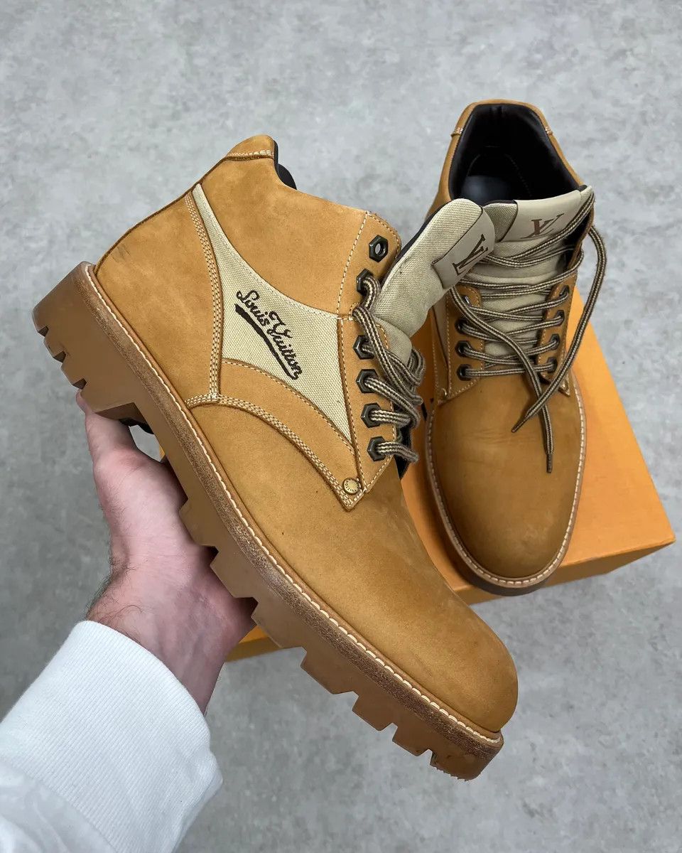 Louis Vuitton Louis Vuitton Oberkampf Beige Wheat Nubuck Boots Size US 11.5 / EU 44-45 - 1 Thumbnail