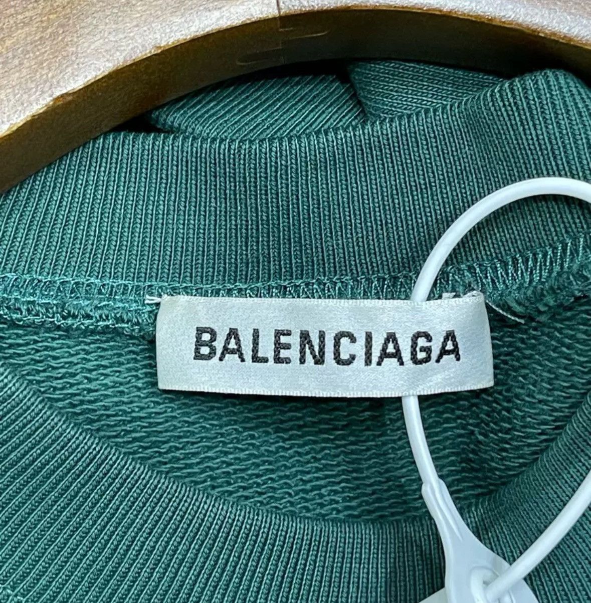 Balenciaga Balenciaga green back printed logo hoodie2412-Nextarrow Size US XS / EU 42 / 0 - 5 Thumbnail