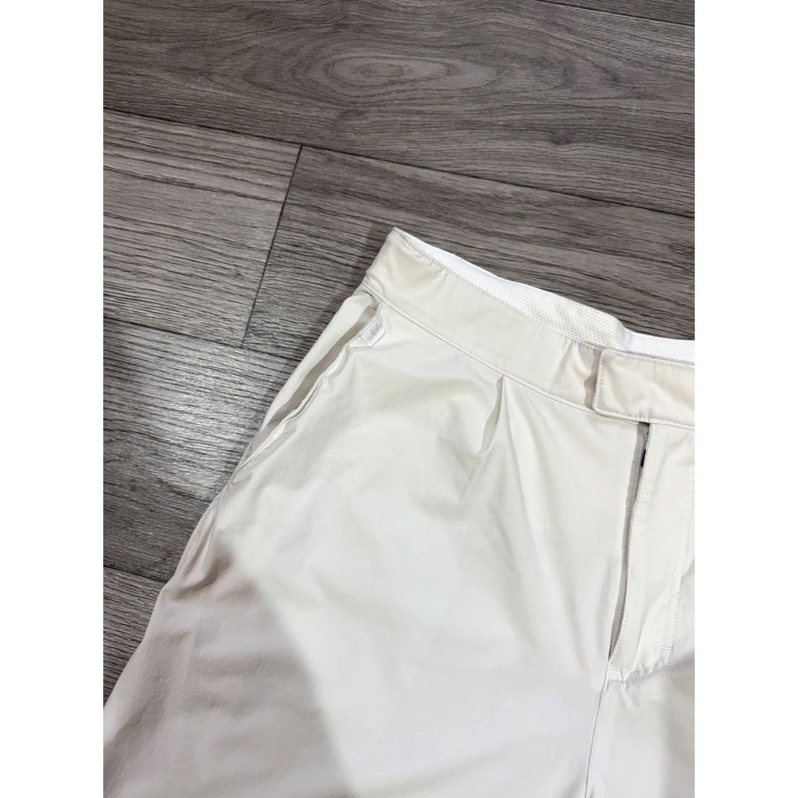 Nike VINTAGE Nike Tennis White Shorts Mens L Bermuda 237155-100 Sports Tennis White Size US 33 - 7 Thumbnail