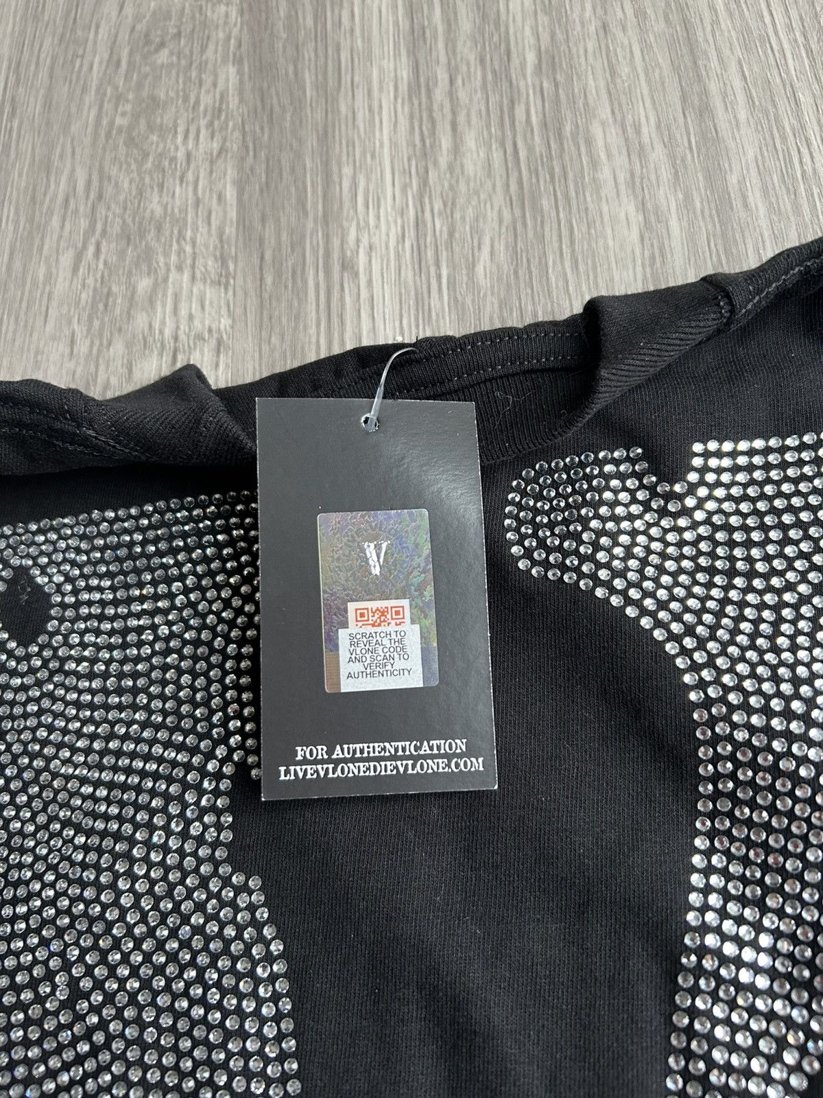 Vlone Vlone FRIENDS Rhinestone T-Shirt Size Medium Size US M / EU 48-50 / 2 - 7 Thumbnail