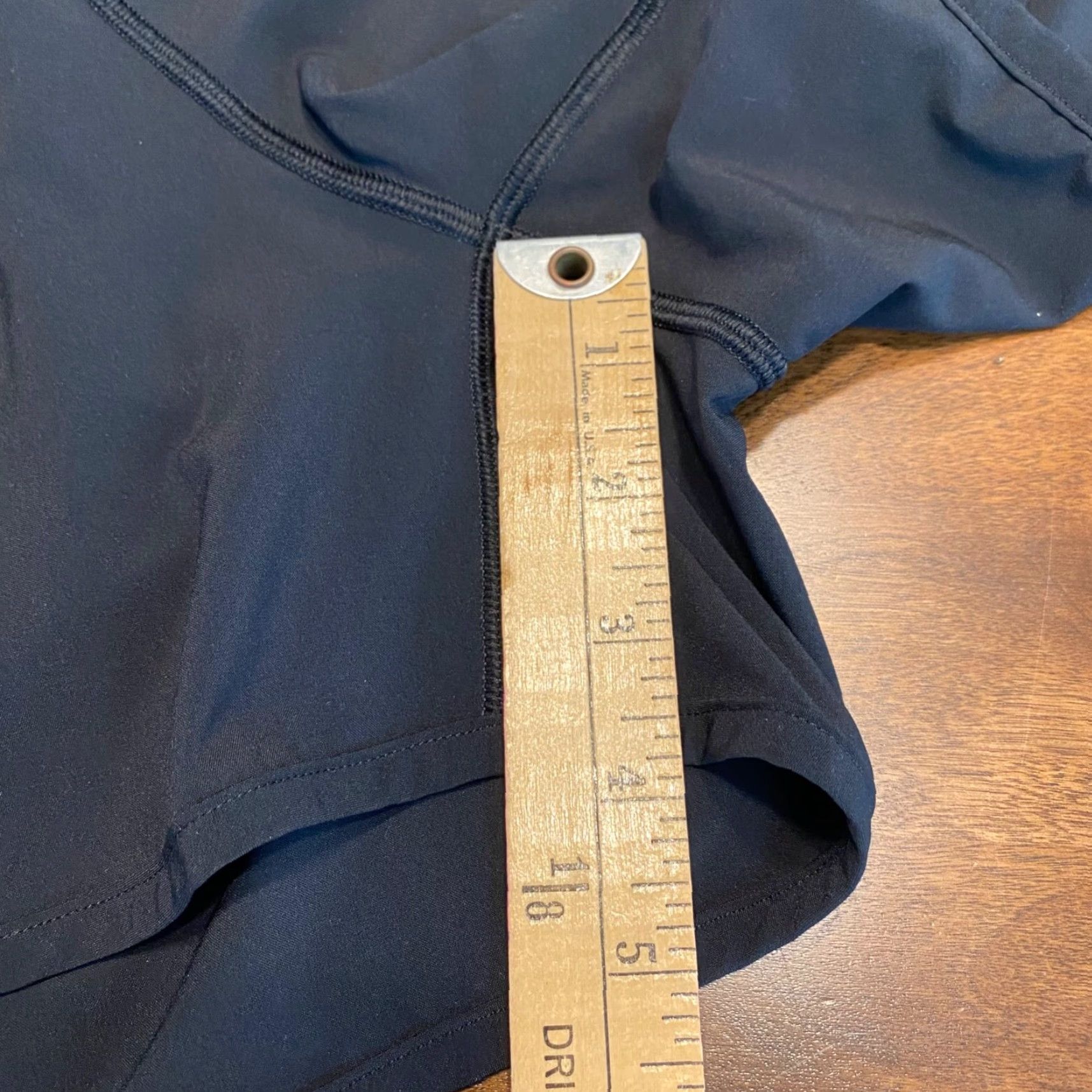 Lululemon Lululemon Shorts Women 4” Black Elastic Waist Band Zip Pocket Tracker Short Lined 6 Size 27" / US 4 / IT 40 - 6 Thumbnail