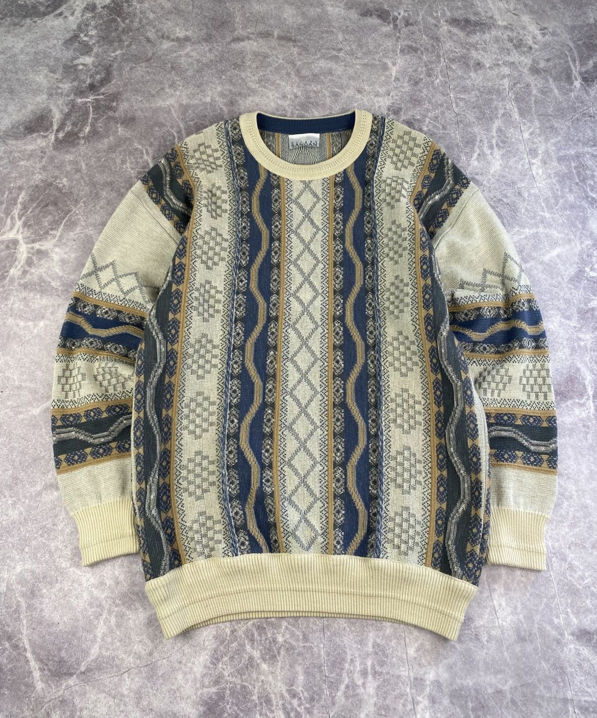 Other Vintage 3-D Coogi Style Sweater Size: L Size US L / EU 52-54 / 3 - 1 Thumbnail