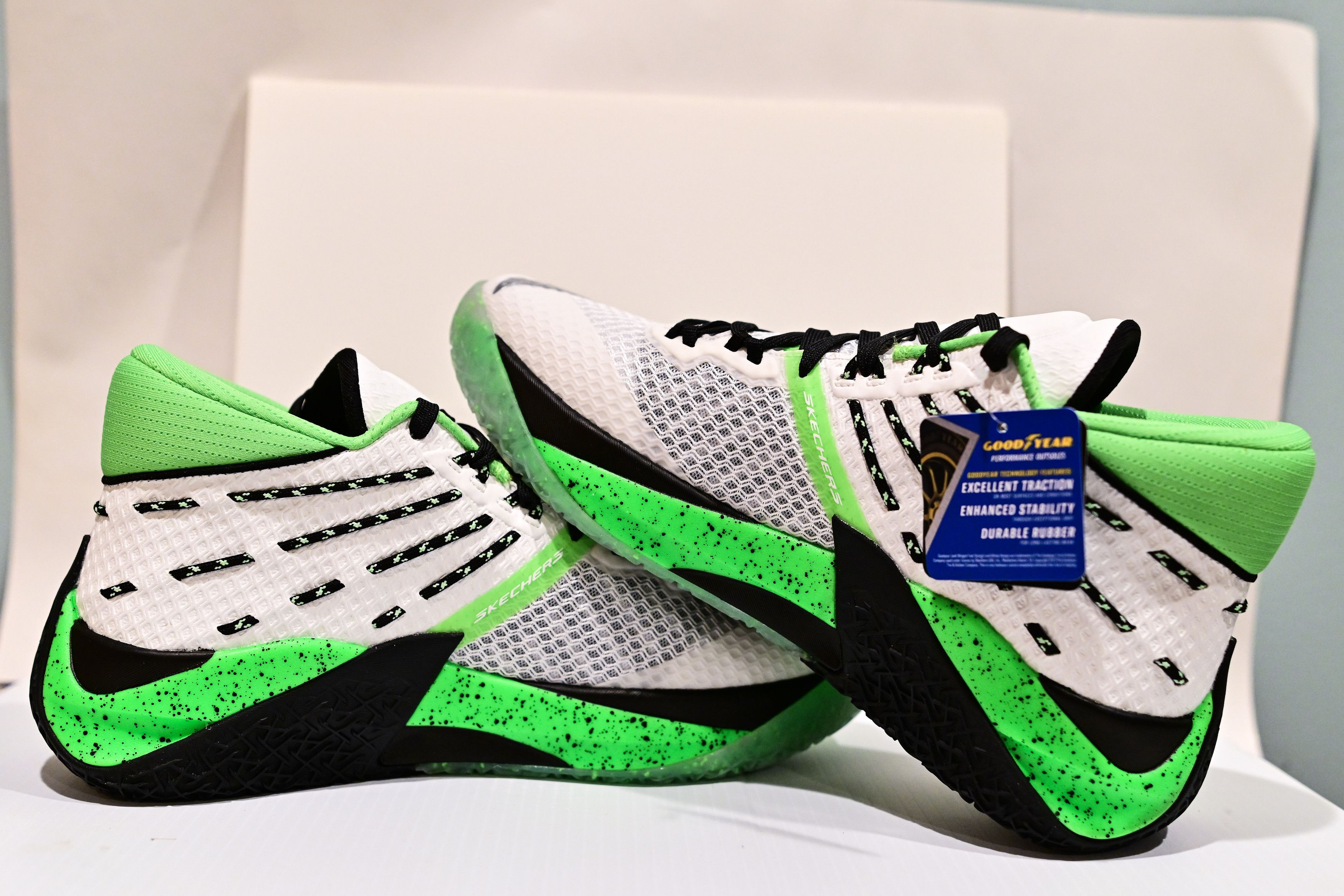 SKECHERS SKX Reign Size US 9.5 / EU 42-43 - 4 Thumbnail