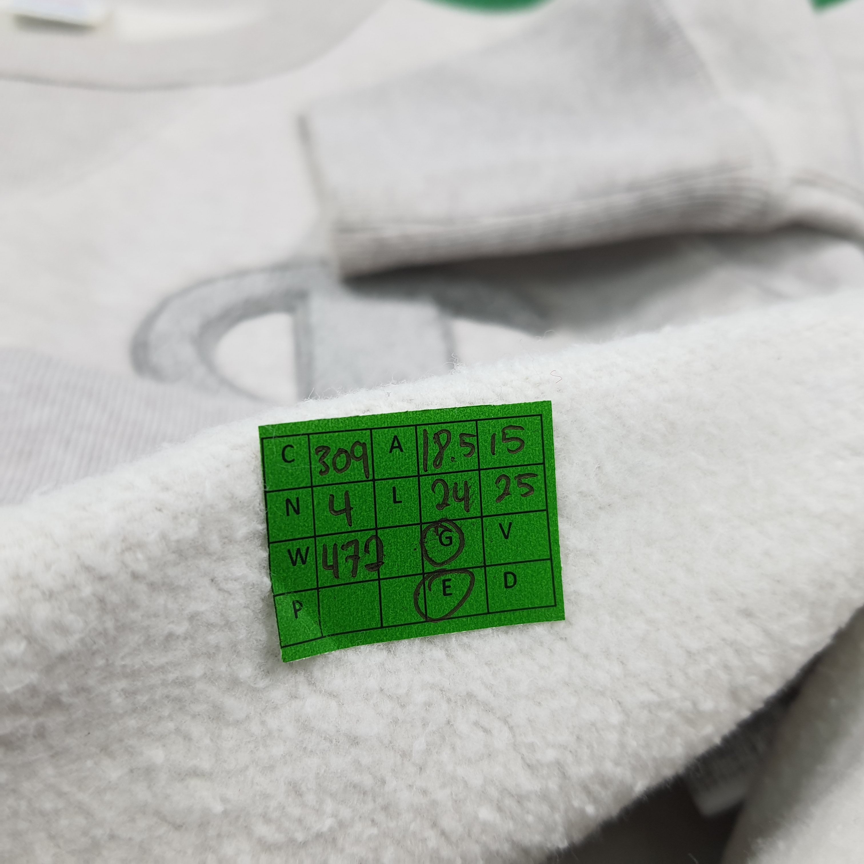 Champion Vintage Champion Big Logo Chenille Patch Sweatshirt C309N4 Size US S / EU 44-46 / 1 - 10 Thumbnail