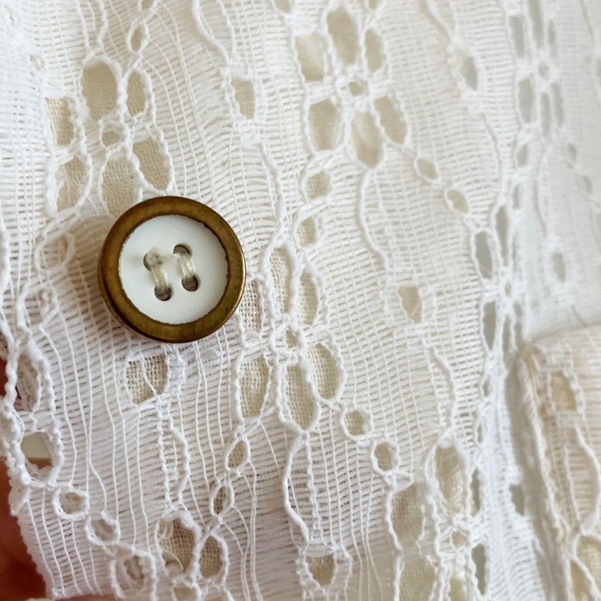 Vintage Vintage 70s Daisy lace ruffle hem wide collar blouse M Size M / US 6-8 / IT 42-44 - 7 Thumbnail