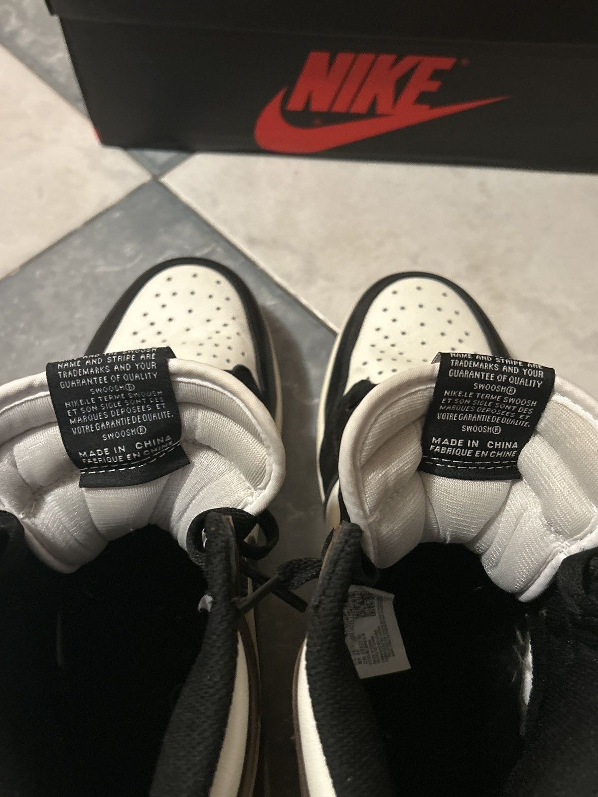 Nike Nike Air Jordan 1 Retro High OG “Dark Mocha” Size US 9 / EU 42 - 9 Thumbnail