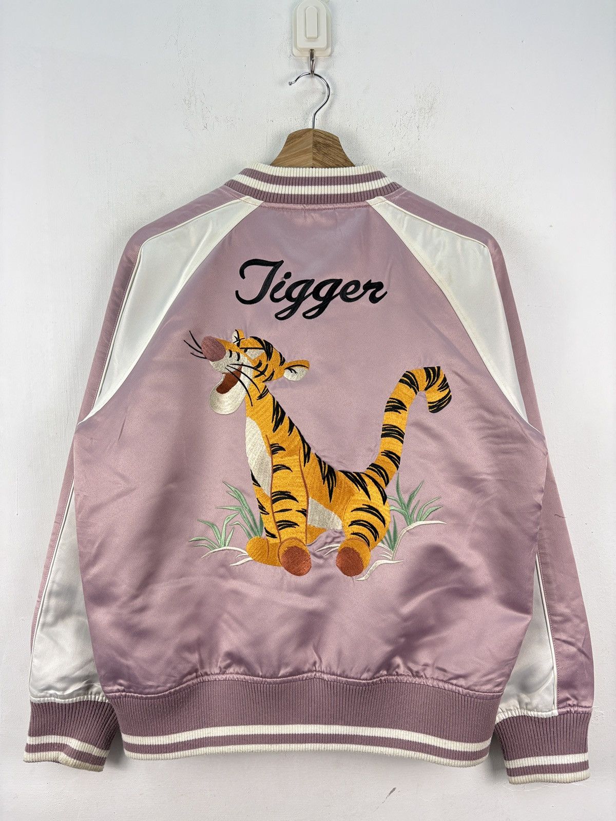 Disney Vintage Tokyo Disney Tigger The Pooh Bomber Jacket Size US S / EU 44-46 / 1 - 1 Thumbnail