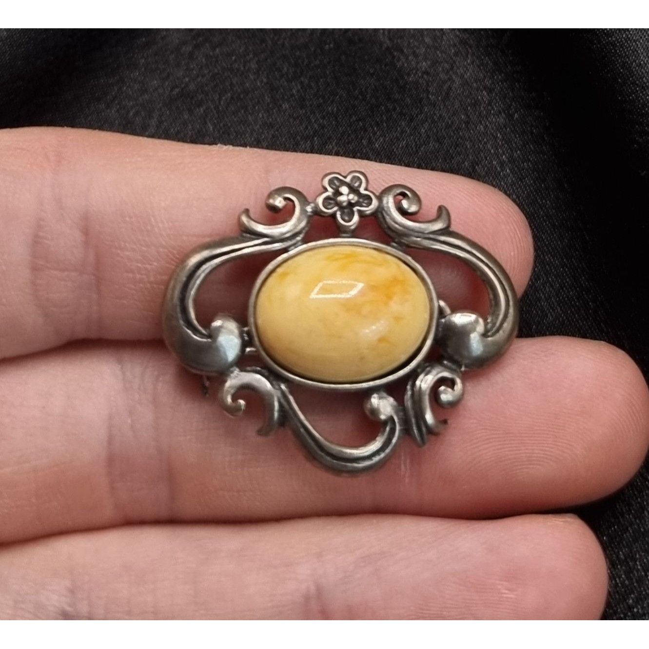 Vintage Vintage 90s-2000s Ornate Faux Amber Brooch Size ONE SIZE - 4 Thumbnail