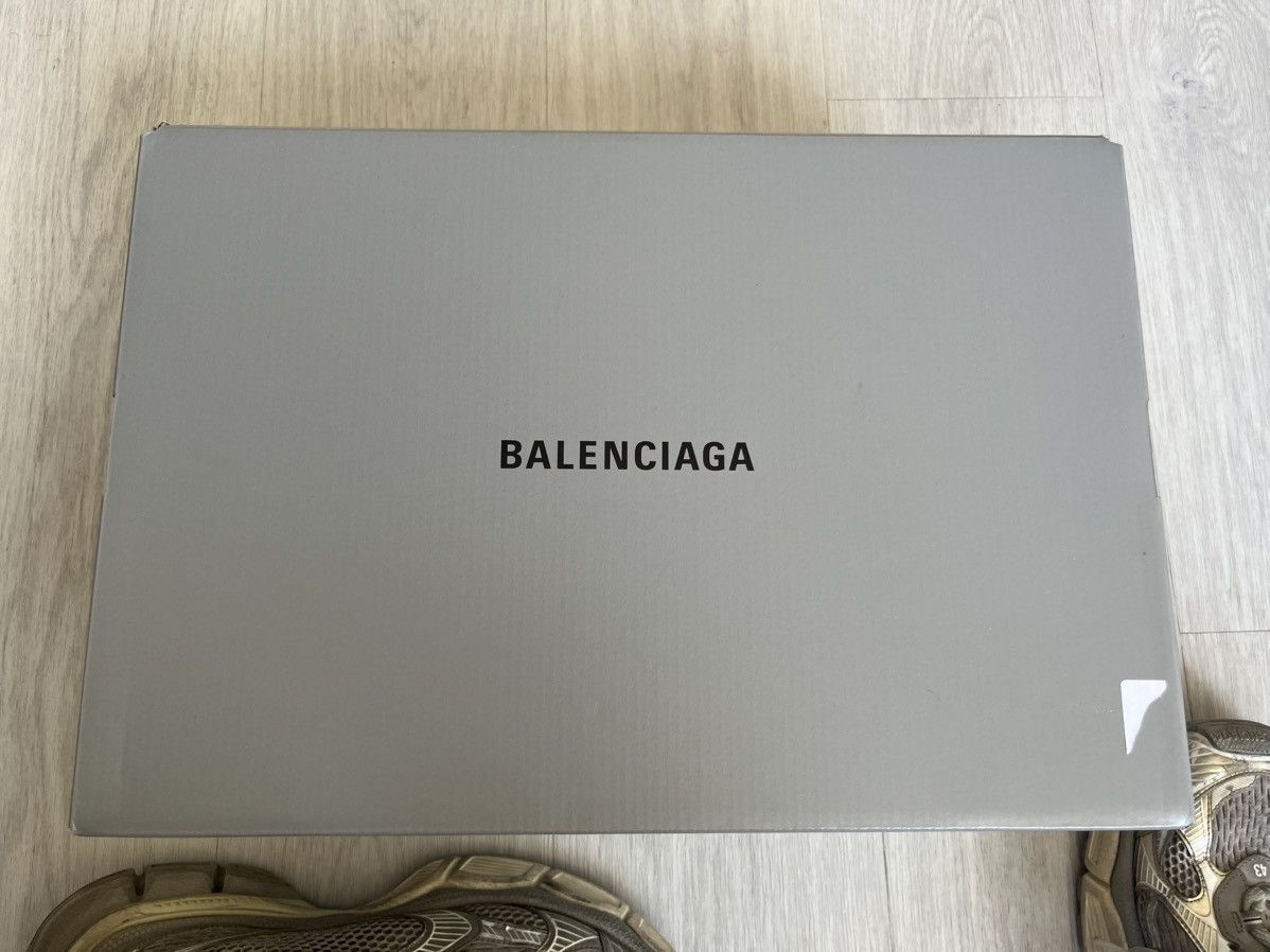 Balenciaga Balenciaga 3xl eggshell/grey mud Size US 10 / EU 43 - 7 Thumbnail