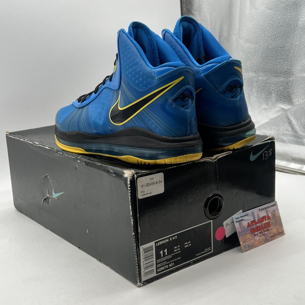 Nike Lebron 8 entourage Size US 11 / EU 44 - 4 Thumbnail
