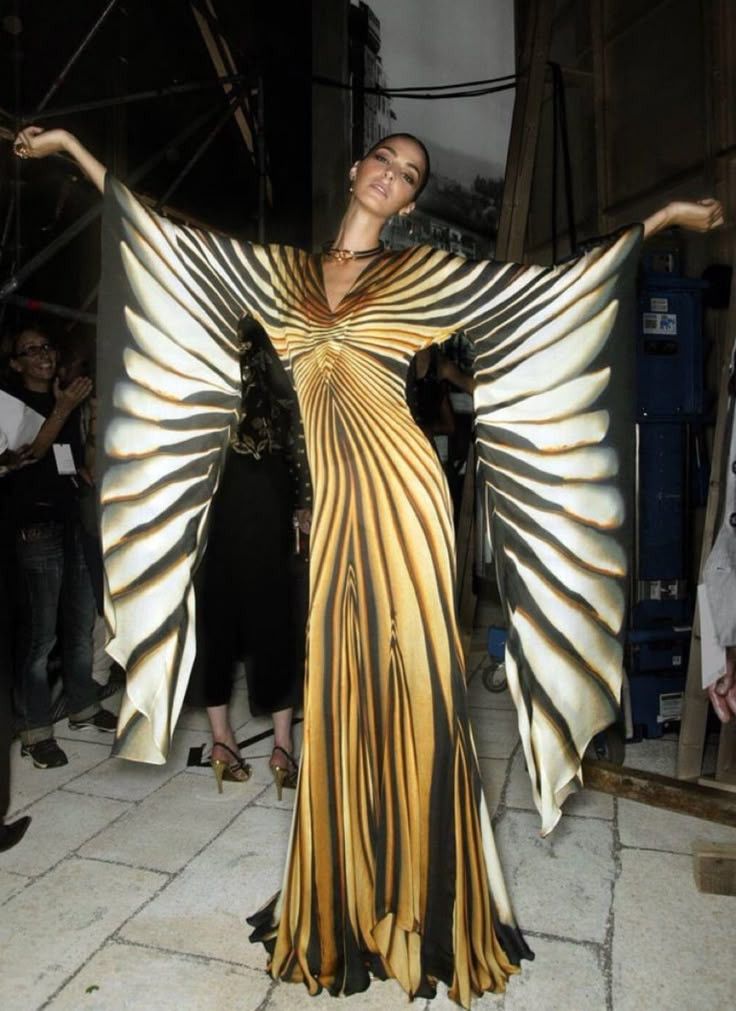 Roberto Cavalli S/S 2007 ARCHIVE BUTTERFLY SILK GOWN Size M / US 6-8 / IT 42-44 - 1 Thumbnail