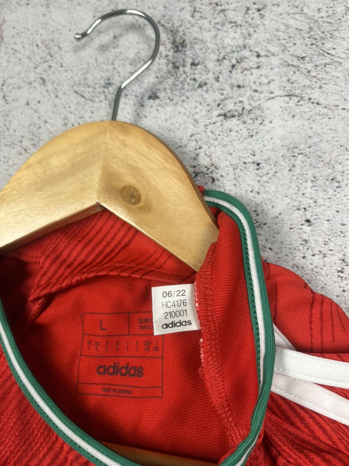 Adidas ADIDAS WALES NATIONAL 2022/2023 HOME SOCCER JERSEY FOOTBALL Size US L / EU 52-54 / 3 - 8 Thumbnail