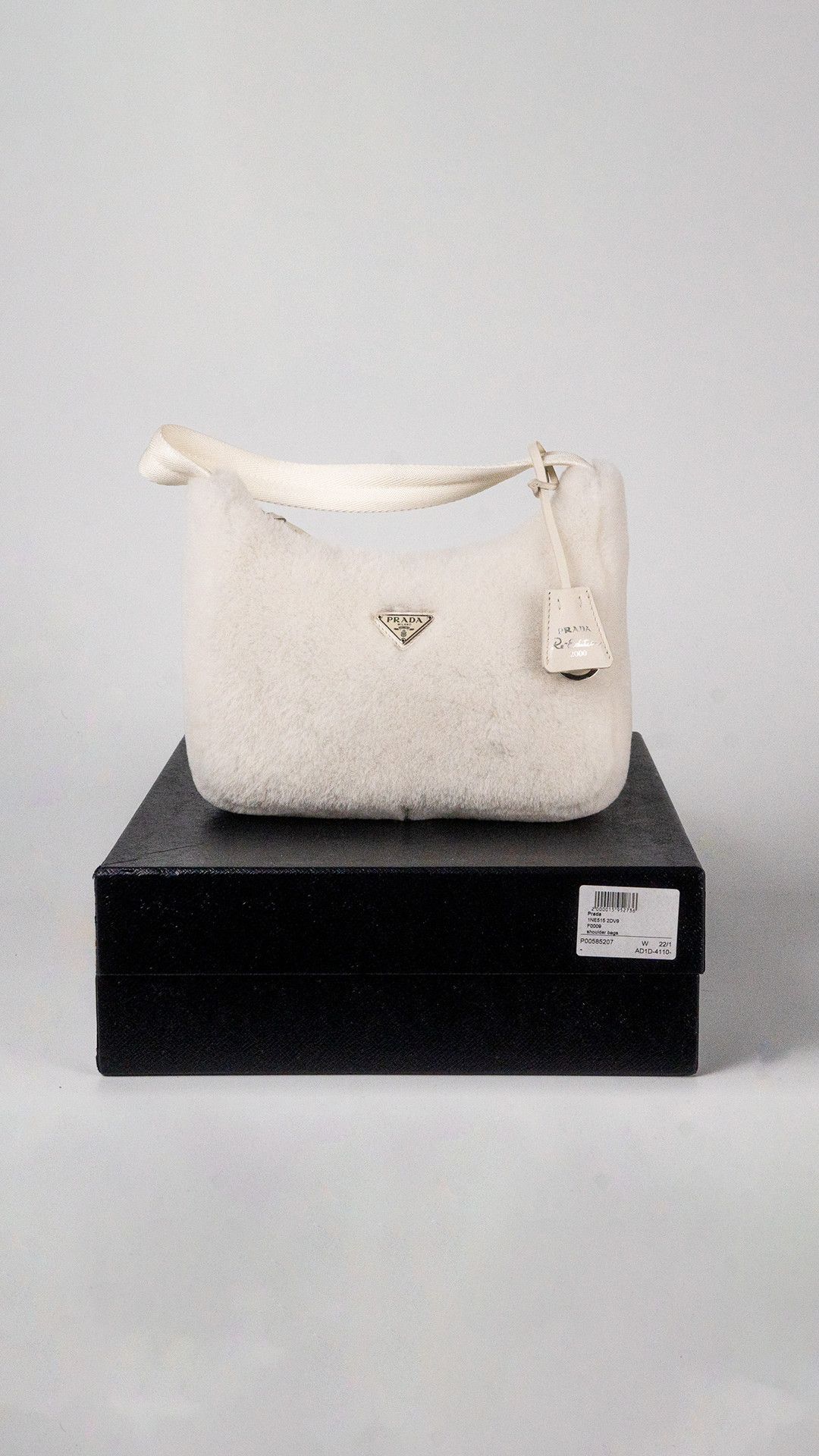 Prada Re-Edition 2000 shearling shoulder bag in white Size ONE SIZE - 1 Thumbnail