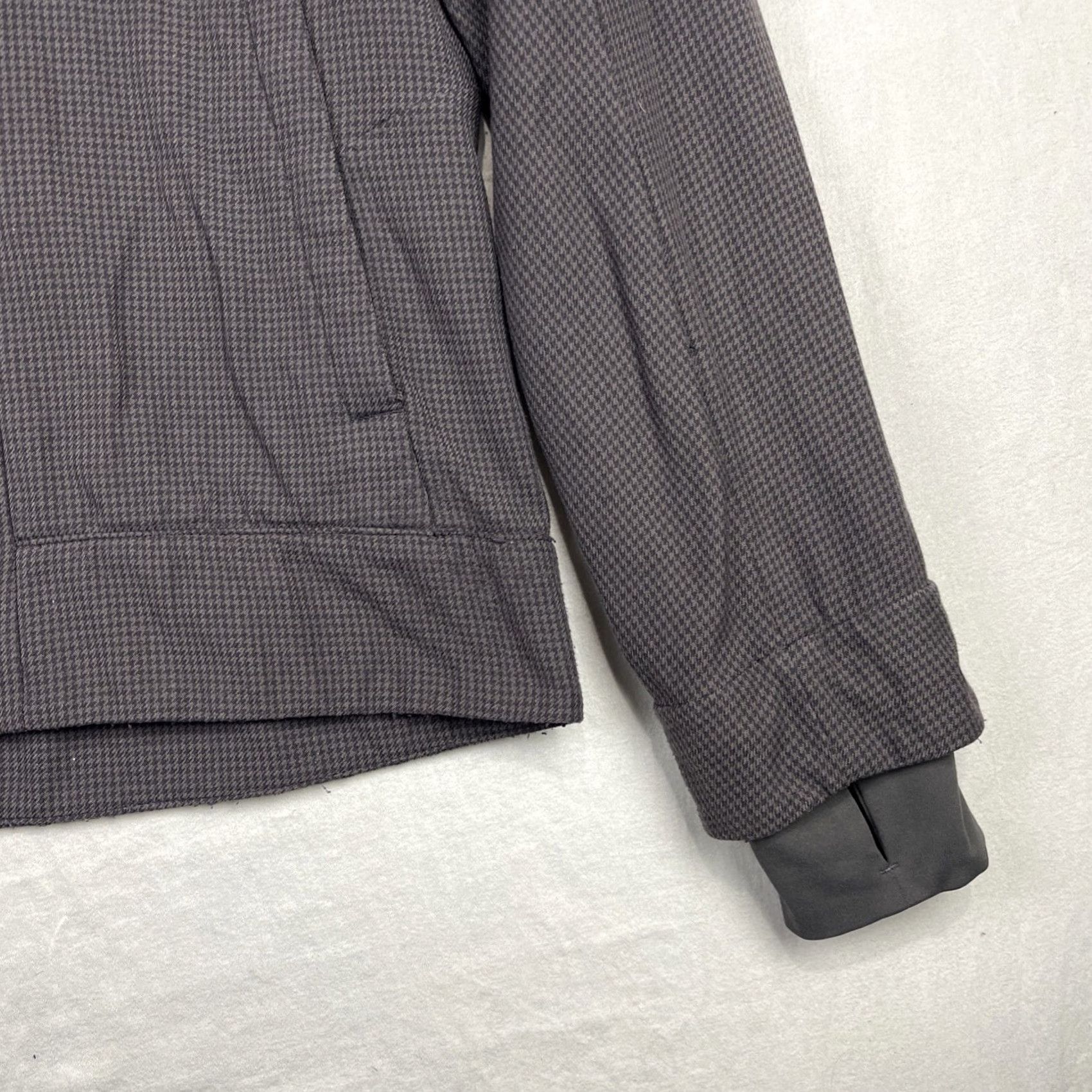 Lululemon Lululemon Jacket Mens M Black Relay Full Zip Concealed Hood Houndstooth Size US M / EU 48-50 / 2 - 4 Thumbnail