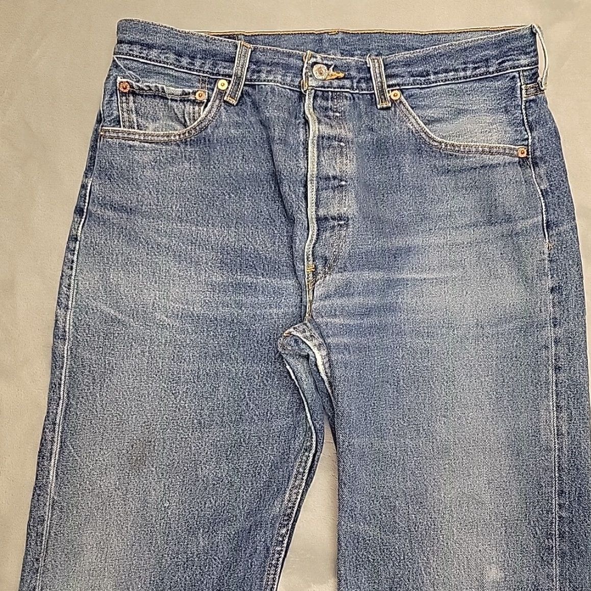 Denime VINTAGE Levis Jeans Mens 36x38 501 Blue Denim Button Fly Batwing 90s Y2K Jeans Mens Blue 501 Batwing 90s Y2K Size US 36 / EU 52 - 3 Thumbnail