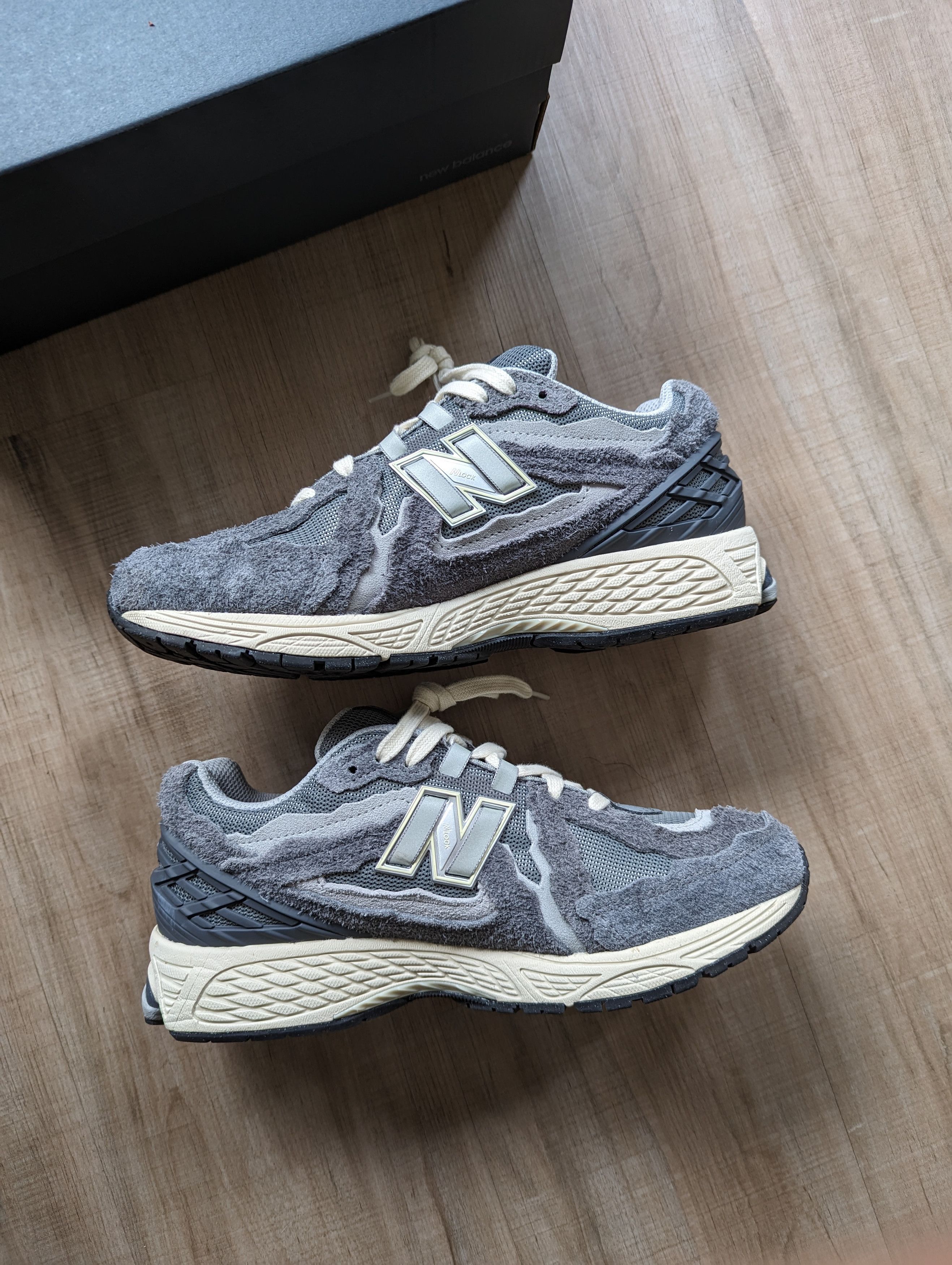 New Balance 1906R Protection Pack - Grey Size US 8.5 / EU 41-42 - 3 Thumbnail