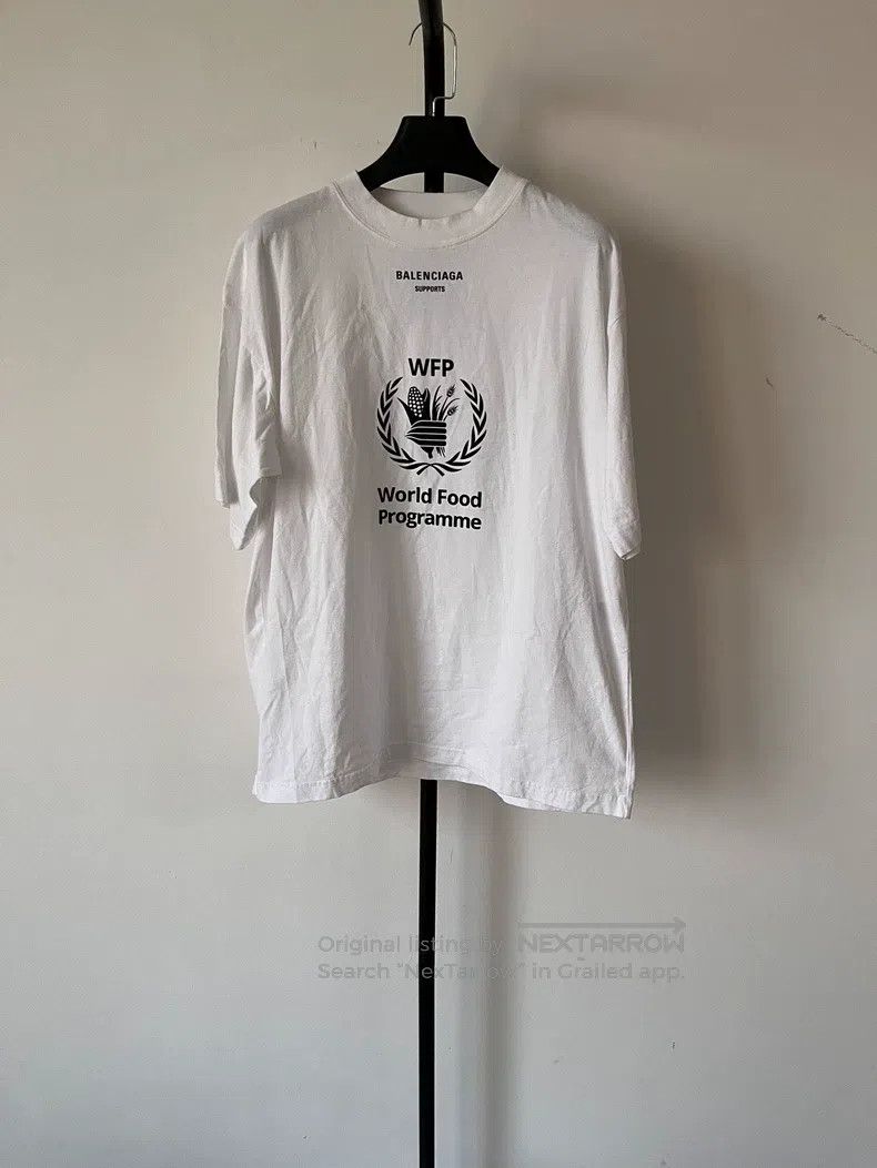 Balenciaga Balenciaga Round Neck Pullover Short Sleeve T-Shirt Size XS / US 0-2 / IT 36-38 - 1 Thumbnail