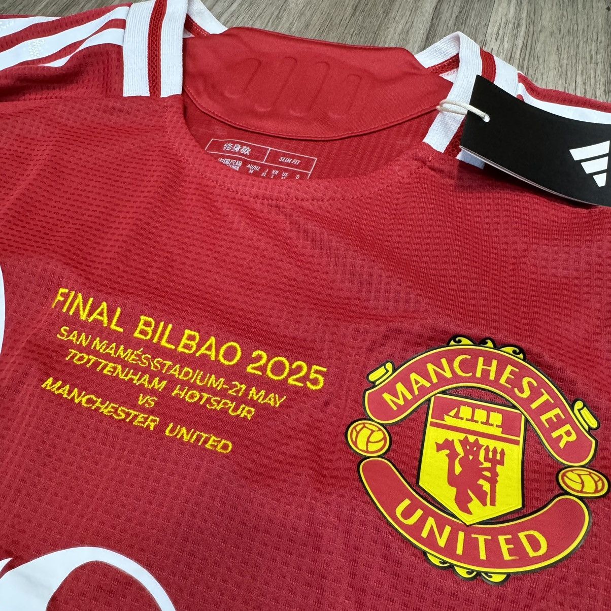 Adidas Manchester united 24/25 Europa player issue final shirt #8 Size US M / EU 48-50 / 2 - 4 Thumbnail