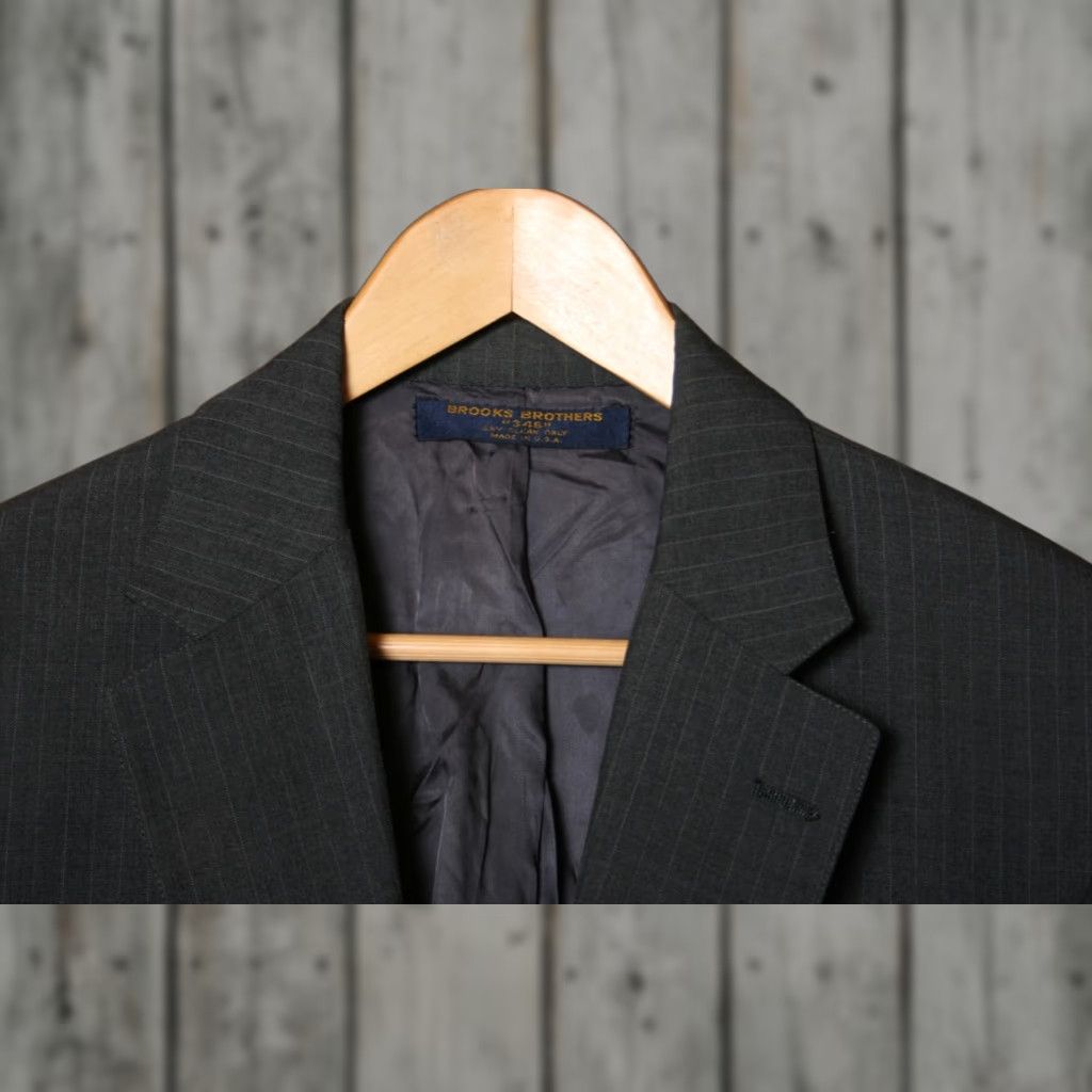 Brooks Brothers VINTAGE Brooks Brothers Sport Coat Gray Pinstriped 44XL Two-Button Single-Breasted Men's Jacket Women? No gender specified. Size US S / EU 44-46 / 1 - 1 Thumbnail