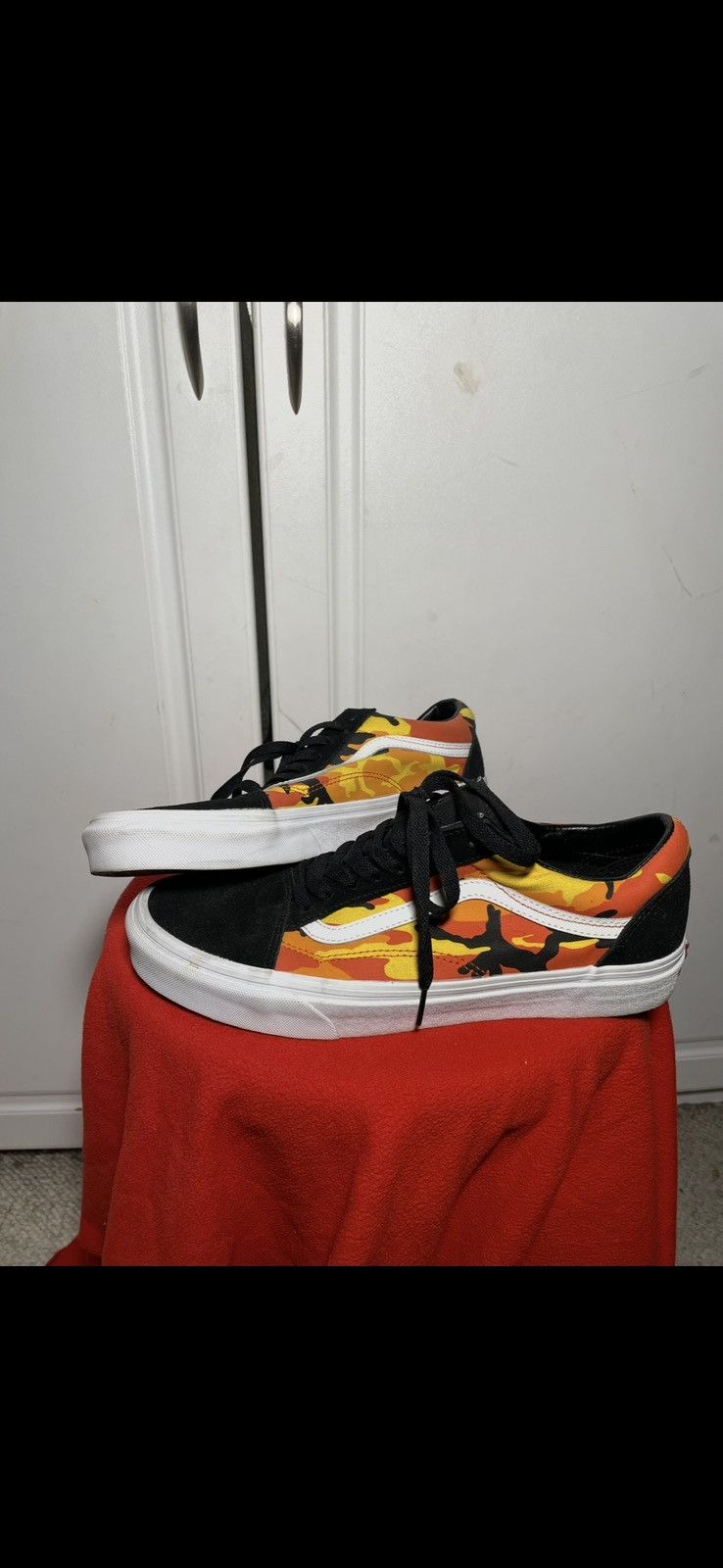 Vans Vans classic orange camo Size US 10.5 / EU 43-44 - 1 Thumbnail