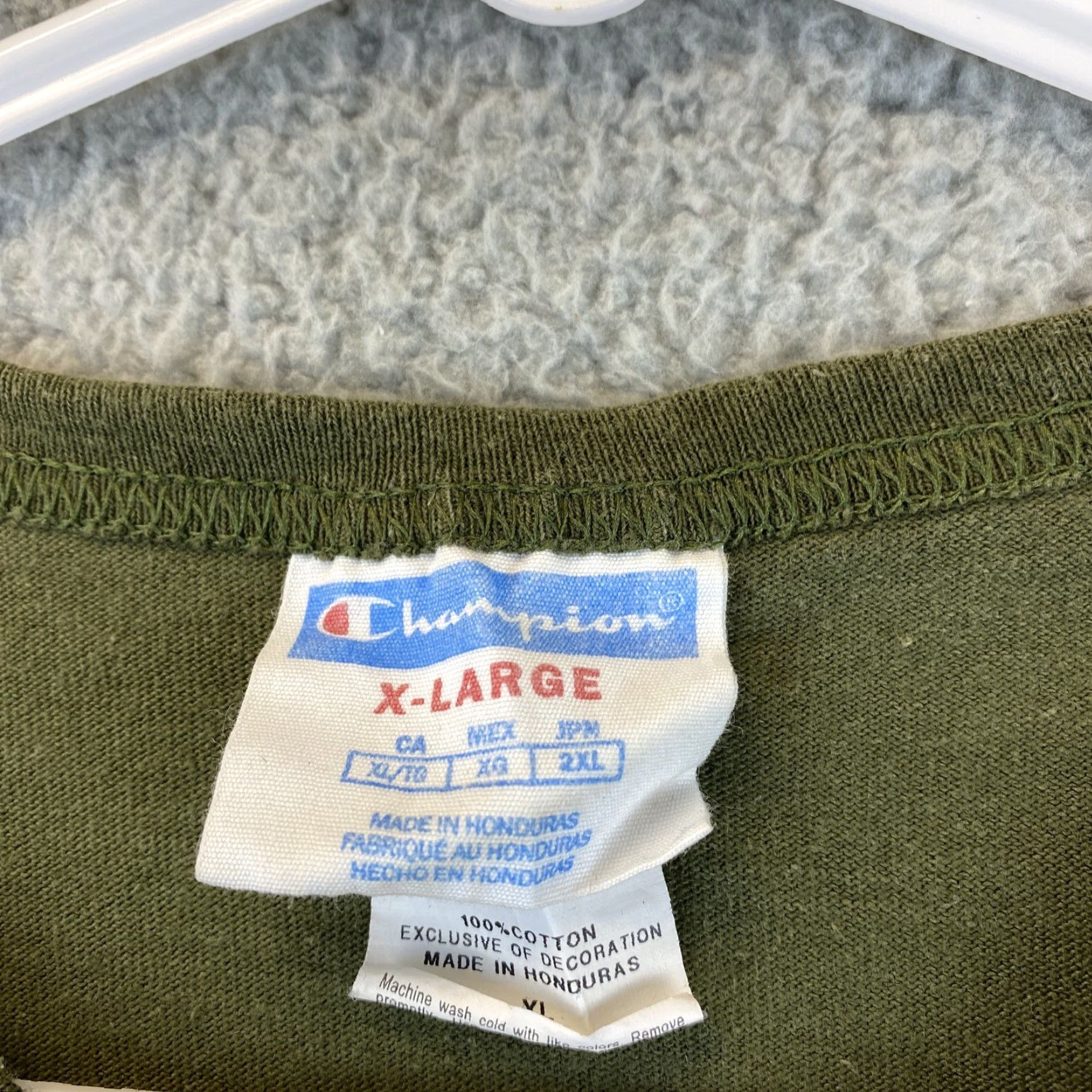 Champion Vintage Champion Classic Logo Graphic T Shirt size XL Green 53-2 Chest Logo Tee Center Size US XL / EU 56 / 4 - 3 Thumbnail