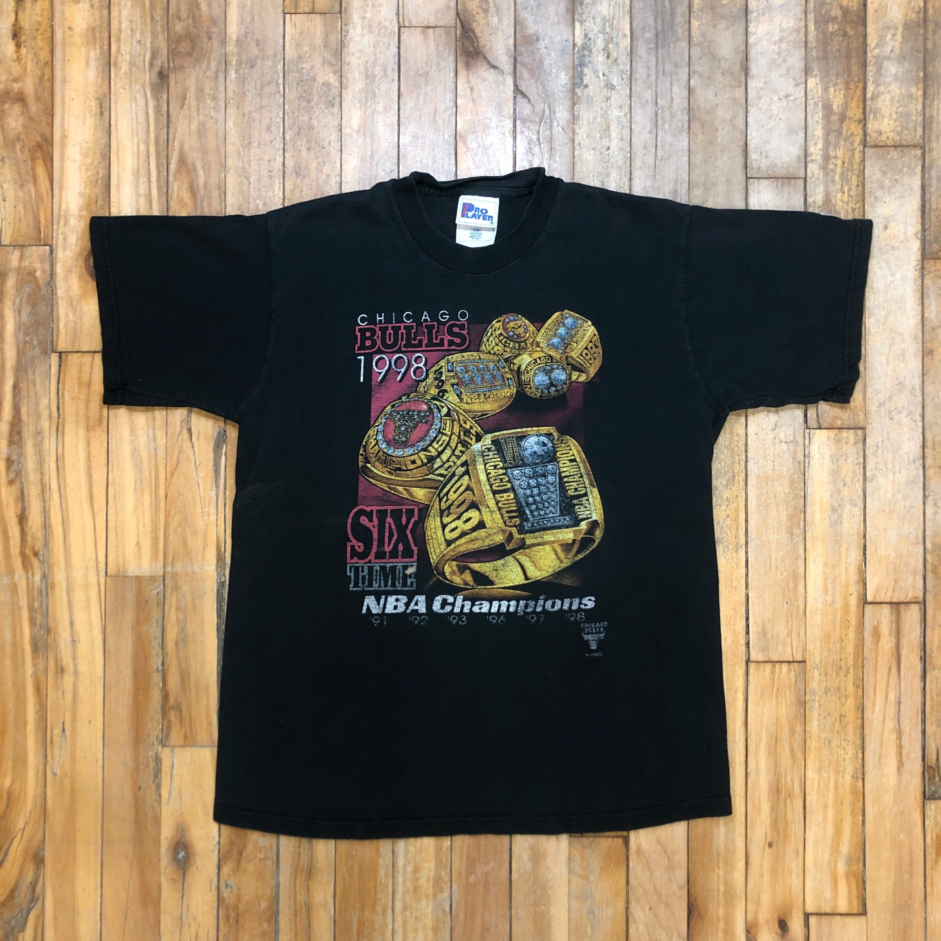 Pro Player 1998 Chicago Bulls NBA Six Time Champions Pro Player Vintage Graphic T-Shirt Size M Size US M / EU 48-50 / 2 - 2 Thumbnail