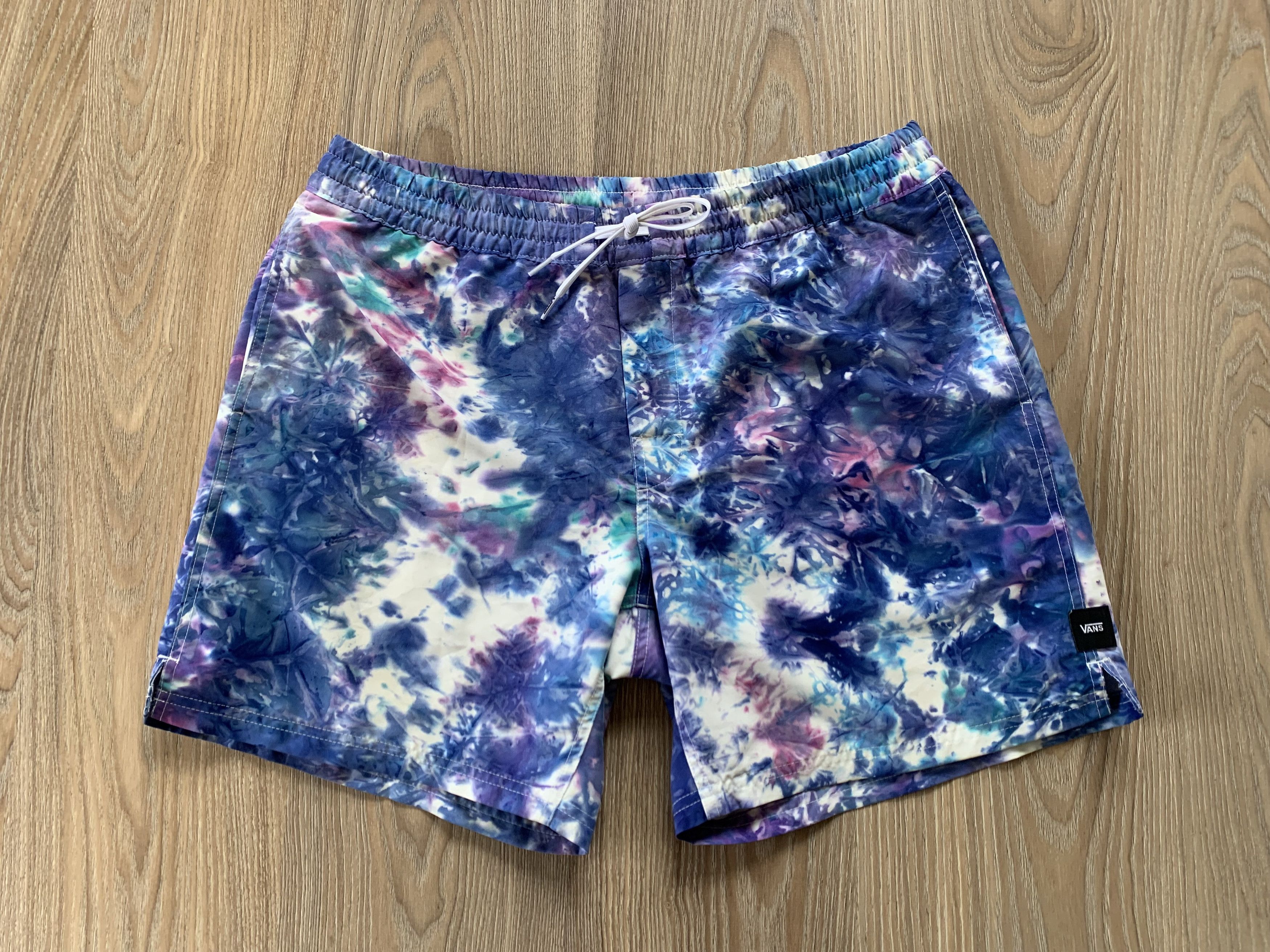 Vans Vans Beach Swim Tie Dye Printed Shorts Size US 38 / EU 54 - 2 Thumbnail