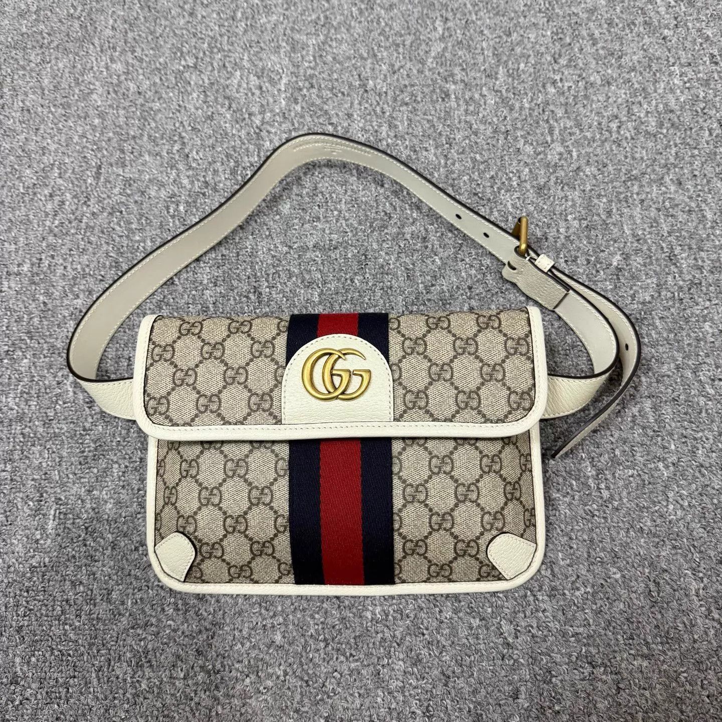 Gucci Gucci White GG Supreme Waist Bag Size ONE SIZE - 1 Thumbnail