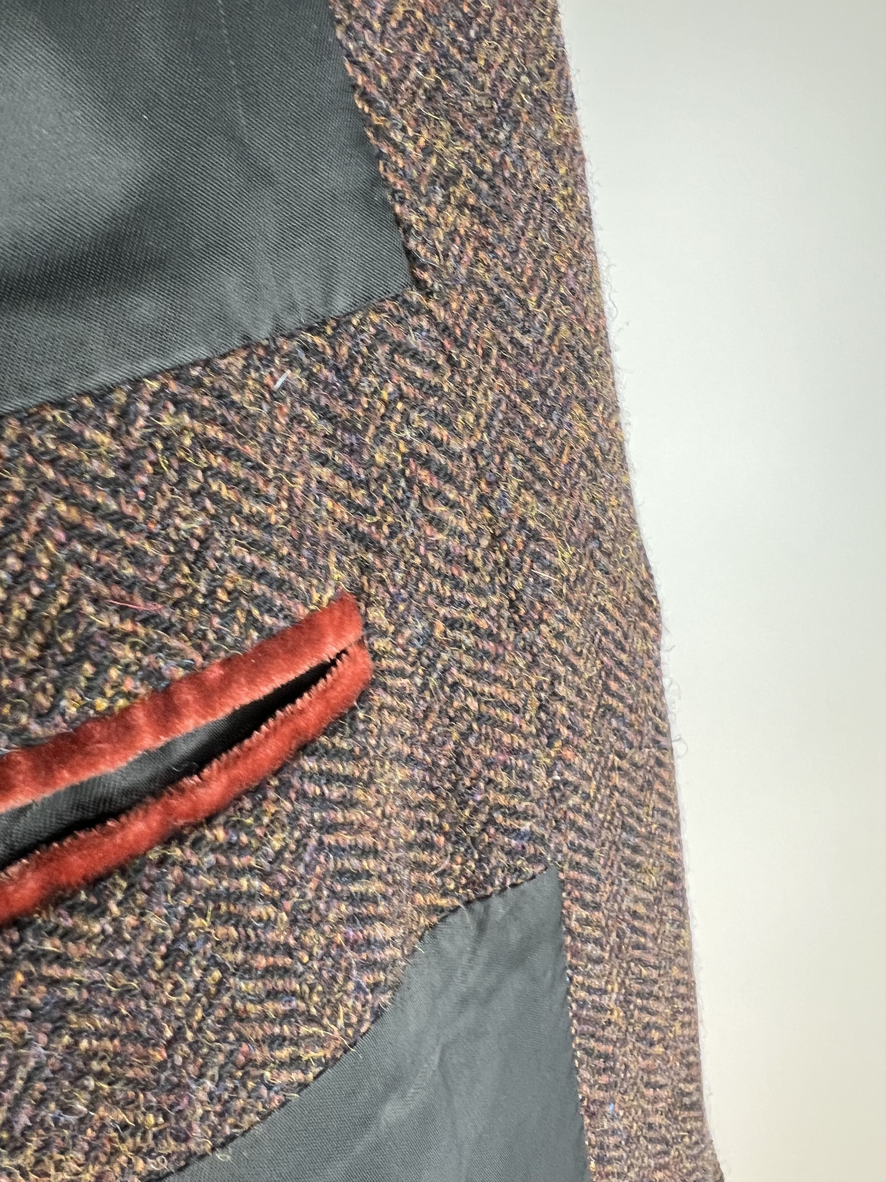 Hugo Boss Vtg Hugo Boss Wool Herringbone Heavy Coat Size 54 Size US L / EU 52-54 / 3 - 11 Thumbnail