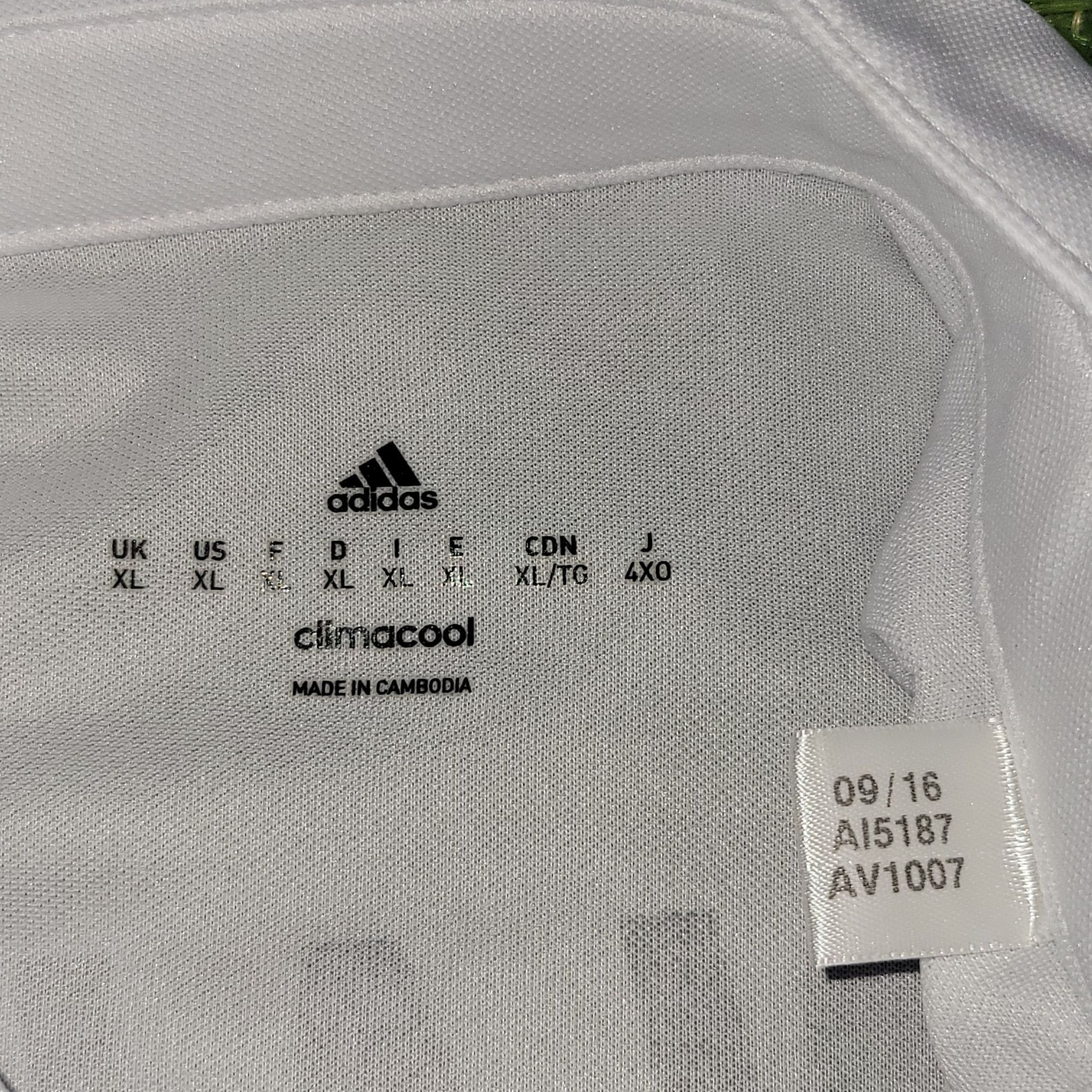 Adidas Cristiano Ronaldo Real Madrid 2016 2017 Soccer Jersey XL Size US XL / EU 56 / 4 - 7 Thumbnail