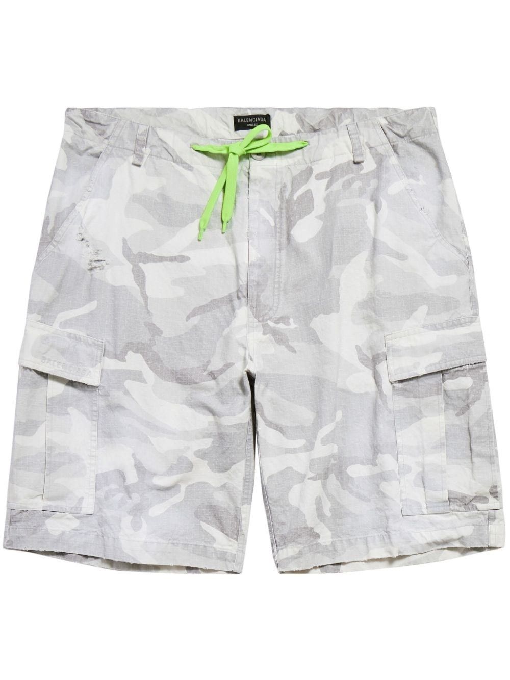Balenciaga o1bcso1str0425 Cargo Shorts in Light Grey/White Size US 32 / EU 48 - 2 Thumbnail