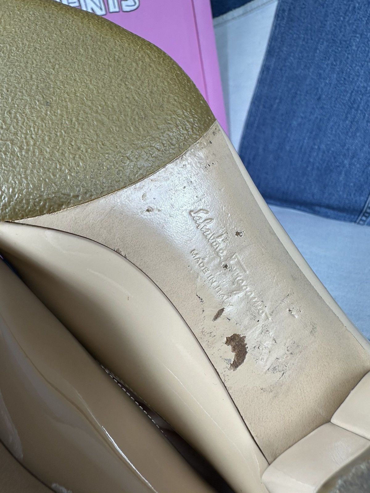 Salvatore Ferragamo Salvatore Ferragamo Vara Pump Heel Bow Beige Patent Leather Size US 6.5 / IT 36.5 - 25 Thumbnail