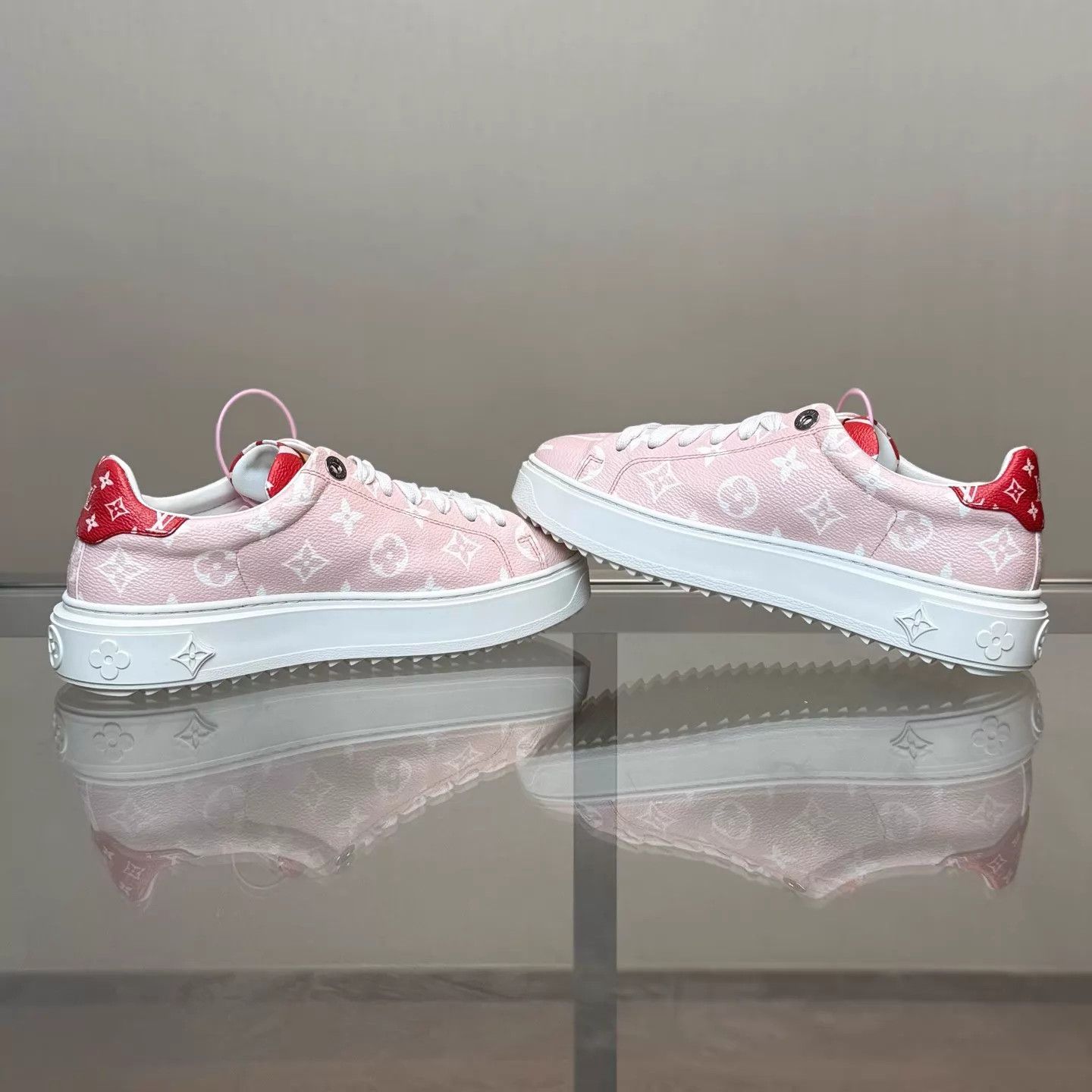 Louis Vuitton LV Time Out Monogram White Pink Shoe 36.5 99 Size US 6 / IT 36 - 6 Thumbnail
